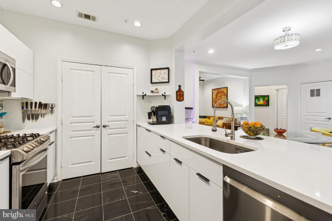 12000 MARKET ST #151, RESTON, Virginia 20190, 2 Bedrooms Bedrooms, ,2 BathroomsBathrooms,Residential,For sale,12000 MARKET ST #151,VAFX2286574 MLS # VAFX2286574