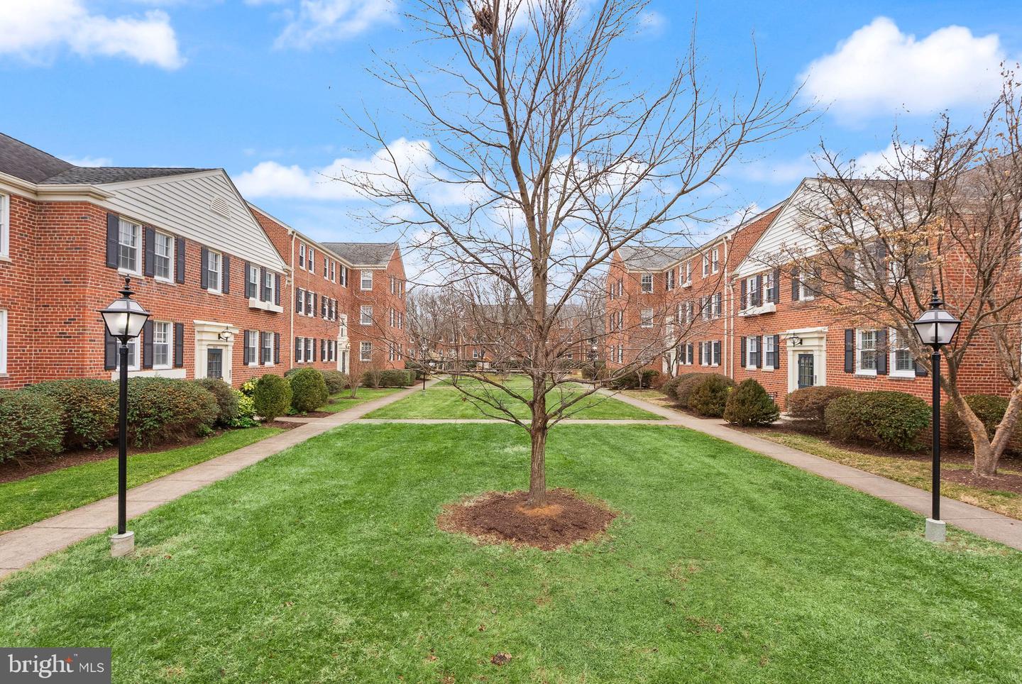 6628 E WAKEFIELD DR E #C1, ALEXANDRIA, Virginia 22307, 2 Bedrooms Bedrooms, ,1 BathroomBathrooms,Residential,For sale,6628 E WAKEFIELD DR E #C1,VAFX2286626 MLS # VAFX2286626