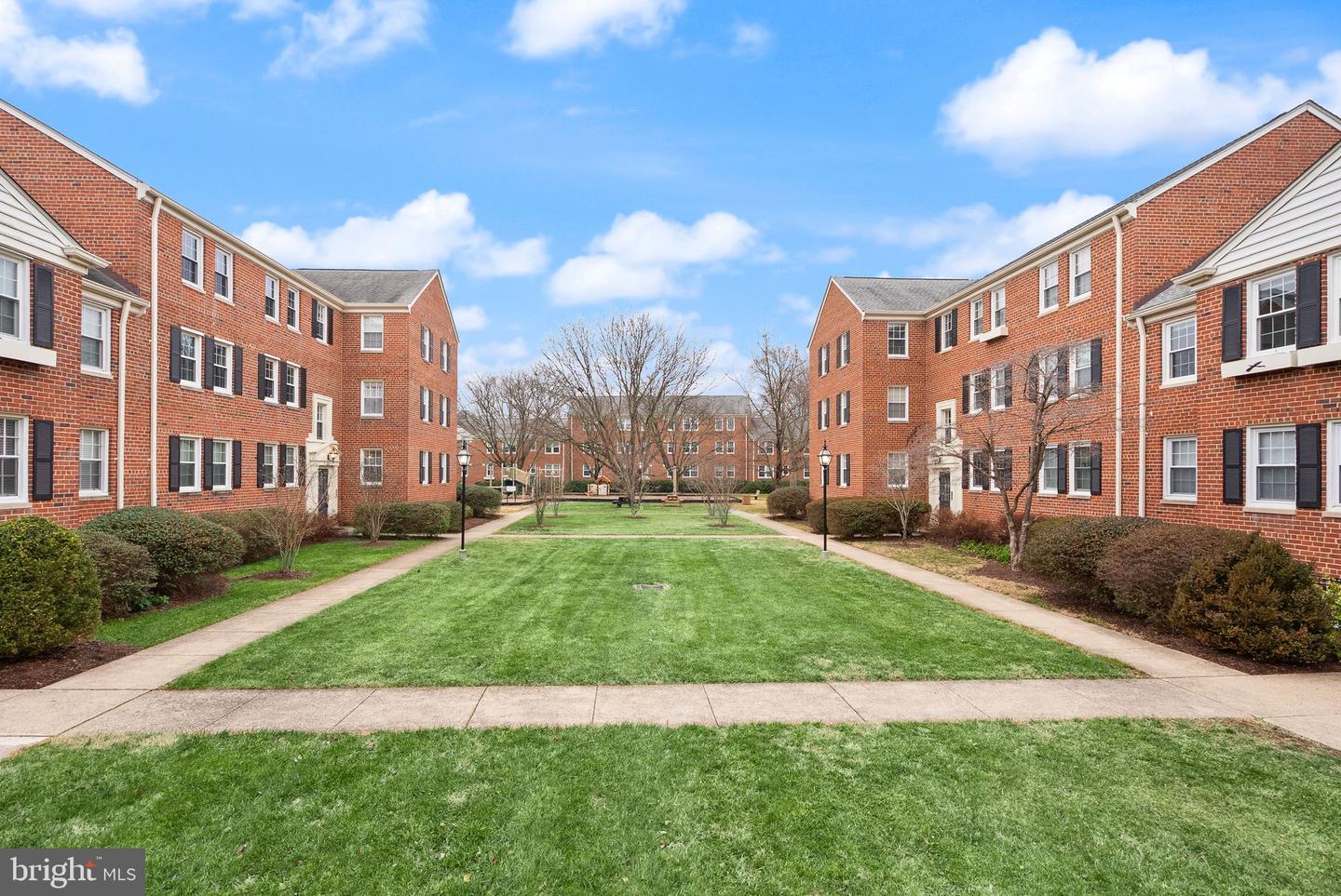 6628 E WAKEFIELD DR E #C1, ALEXANDRIA, Virginia 22307, 2 Bedrooms Bedrooms, ,1 BathroomBathrooms,Residential,For sale,6628 E WAKEFIELD DR E #C1,VAFX2286626 MLS # VAFX2286626