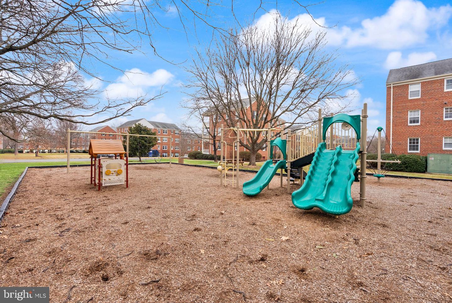 6628 E WAKEFIELD DR E #C1, ALEXANDRIA, Virginia 22307, 2 Bedrooms Bedrooms, ,1 BathroomBathrooms,Residential,For sale,6628 E WAKEFIELD DR E #C1,VAFX2286626 MLS # VAFX2286626