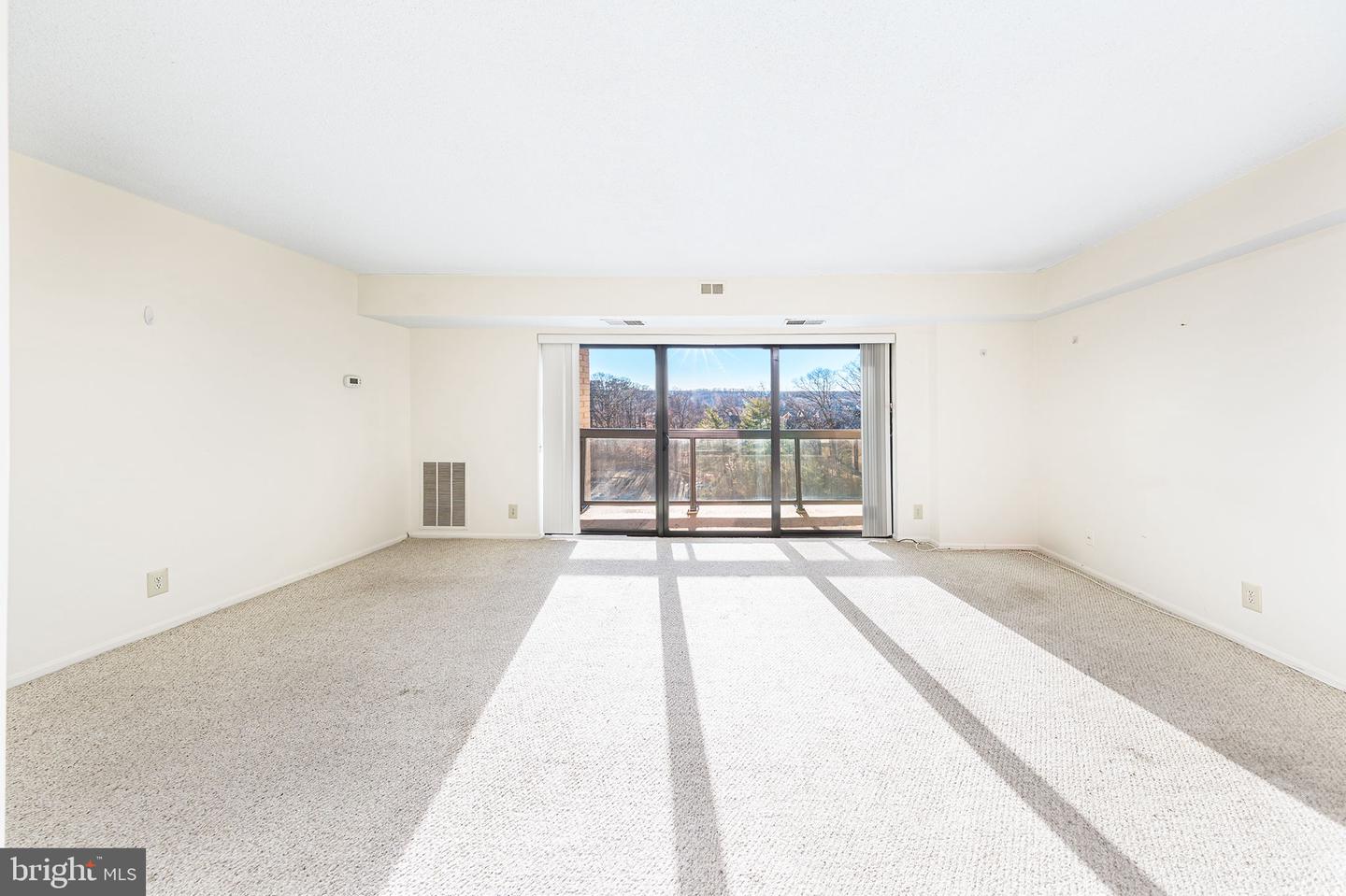 307 YOAKUM PKWY #802, ALEXANDRIA, Virginia 22304, 1 Bedroom Bedrooms, ,1 BathroomBathrooms,Residential,For sale,307 YOAKUM PKWY #802,VAAX2053356 MLS # VAAX2053356