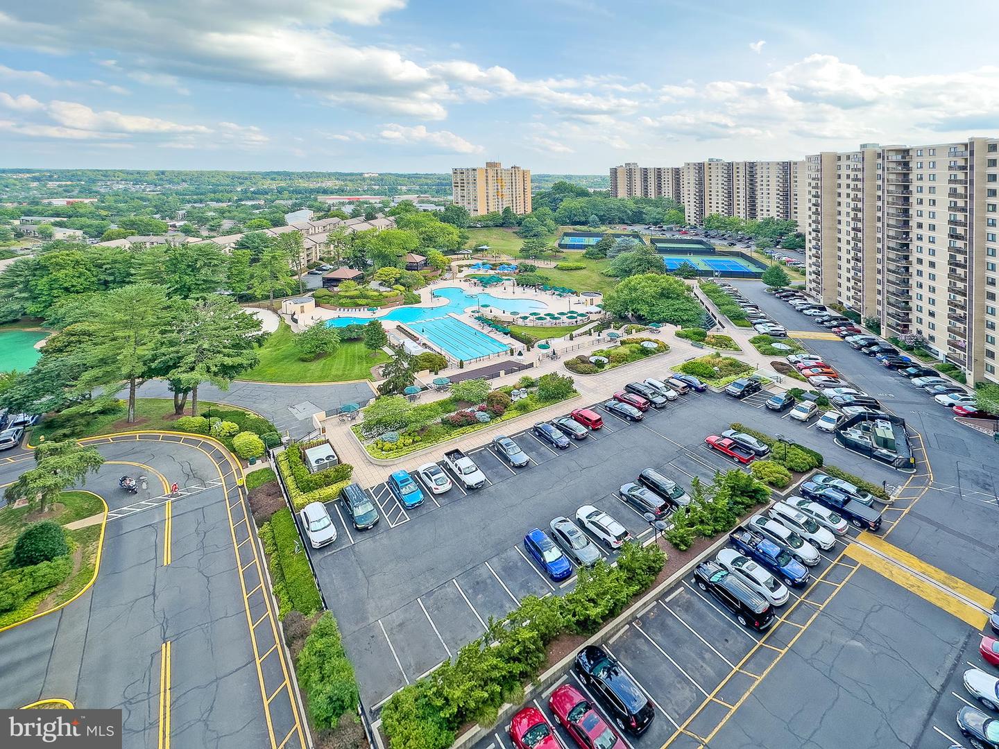 307 YOAKUM PKWY #802, ALEXANDRIA, Virginia 22304, 1 Bedroom Bedrooms, ,1 BathroomBathrooms,Residential,For sale,307 YOAKUM PKWY #802,VAAX2053356 MLS # VAAX2053356