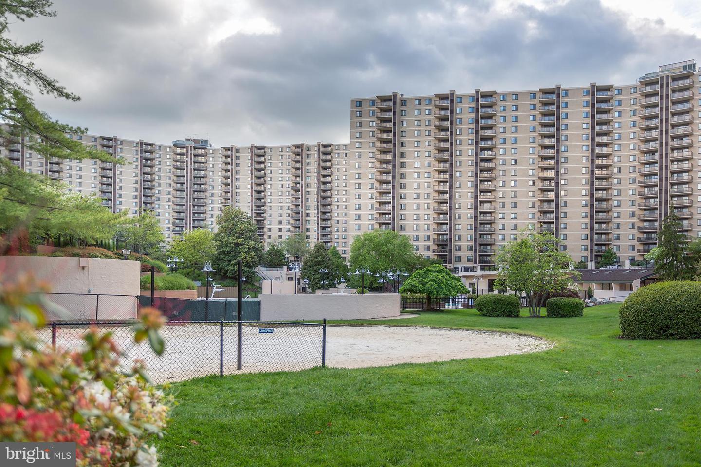 307 YOAKUM PKWY #802, ALEXANDRIA, Virginia 22304, 1 Bedroom Bedrooms, ,1 BathroomBathrooms,Residential,For sale,307 YOAKUM PKWY #802,VAAX2053356 MLS # VAAX2053356