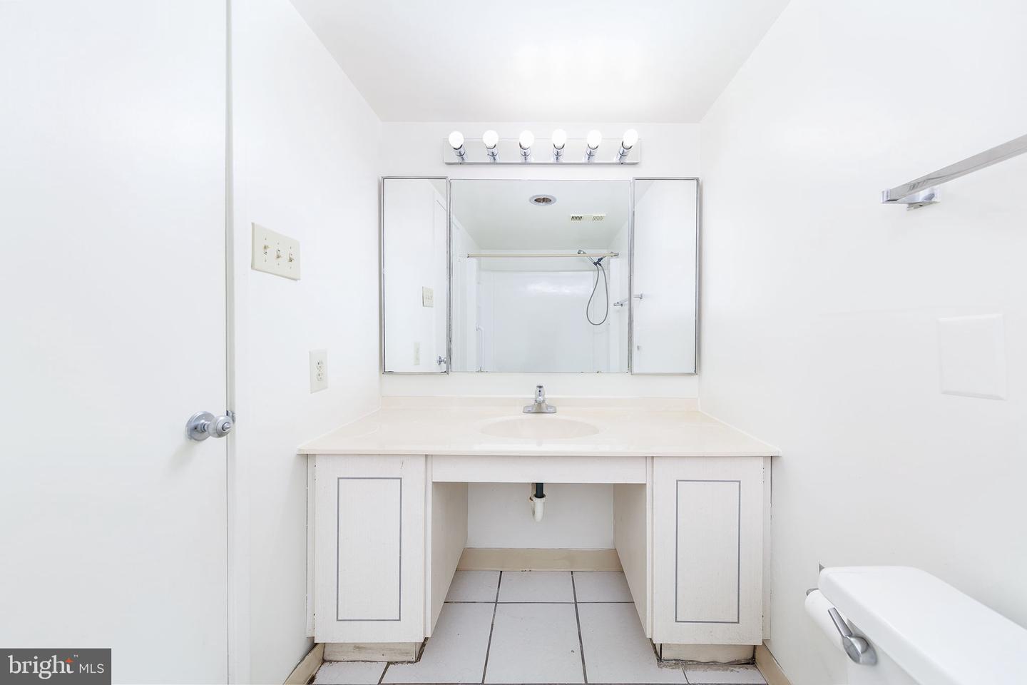 307 YOAKUM PKWY #802, ALEXANDRIA, Virginia 22304, 1 Bedroom Bedrooms, ,1 BathroomBathrooms,Residential,For sale,307 YOAKUM PKWY #802,VAAX2053356 MLS # VAAX2053356