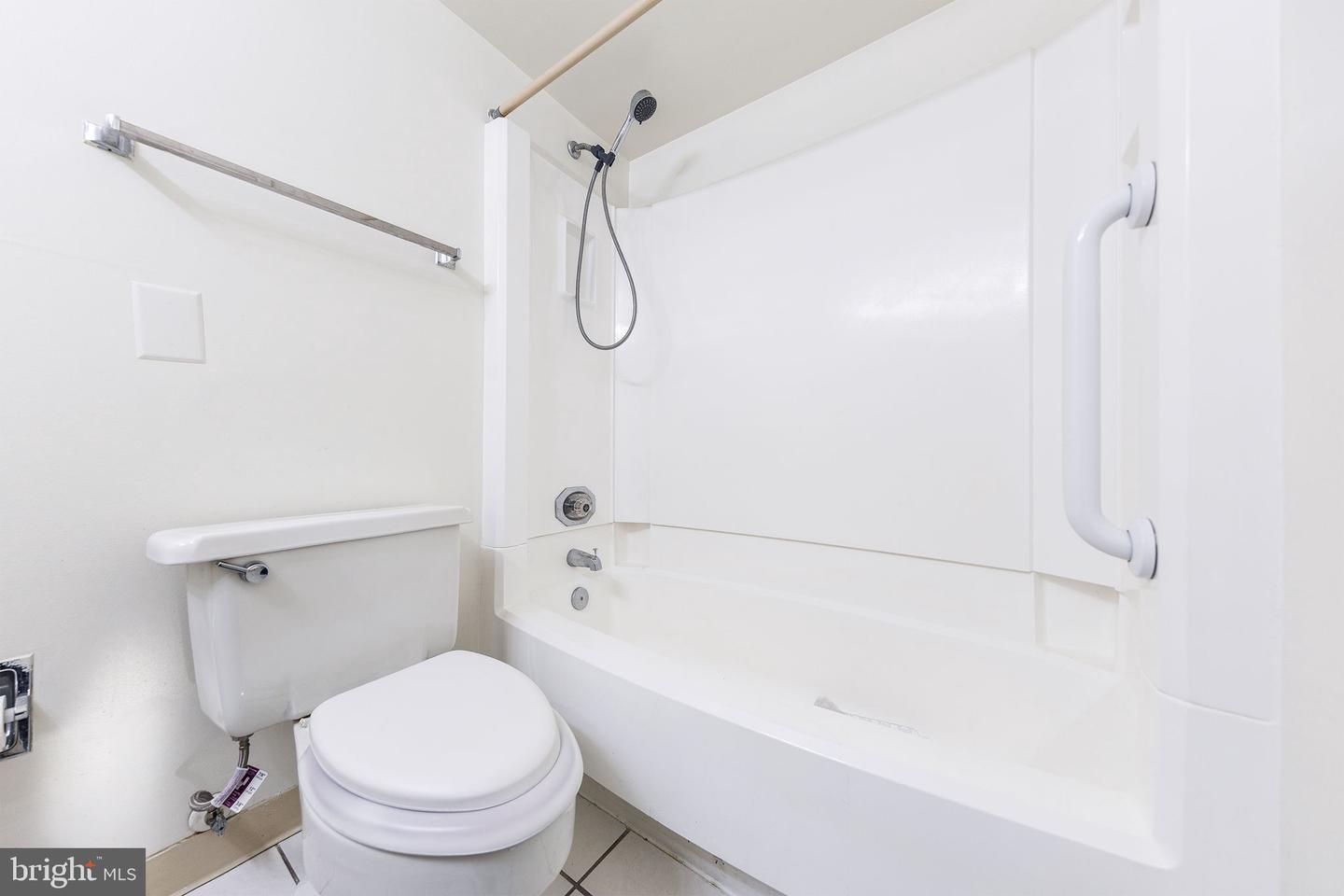 307 YOAKUM PKWY #802, ALEXANDRIA, Virginia 22304, 1 Bedroom Bedrooms, ,1 BathroomBathrooms,Residential,For sale,307 YOAKUM PKWY #802,VAAX2053356 MLS # VAAX2053356