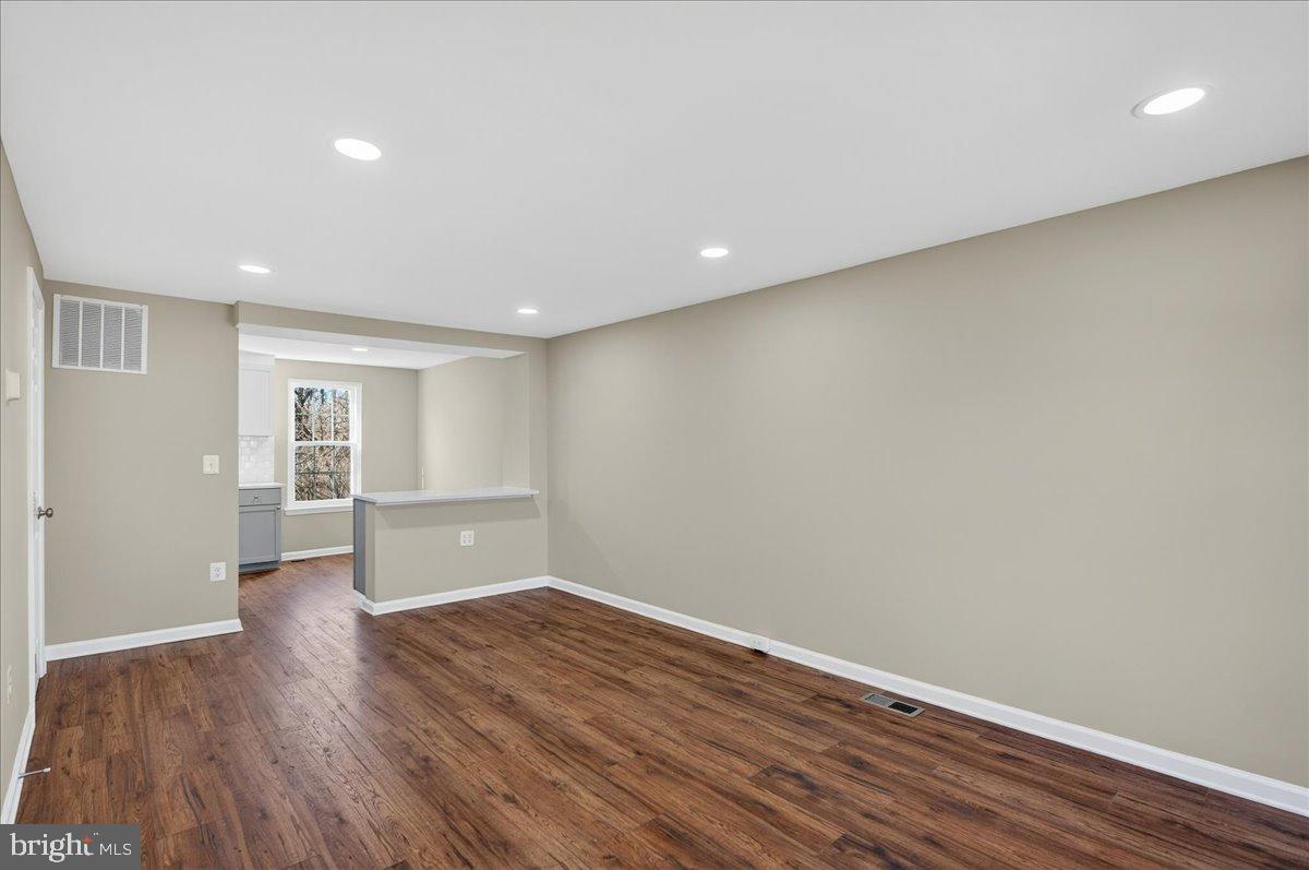 8357 GEORGIAN CT, MANASSAS, Virginia 20110, 2 Bedrooms Bedrooms, 4 Rooms Rooms,2 BathroomsBathrooms,Residential,For sale,8357 GEORGIAN CT,VAMN2009994 MLS # VAMN2009994