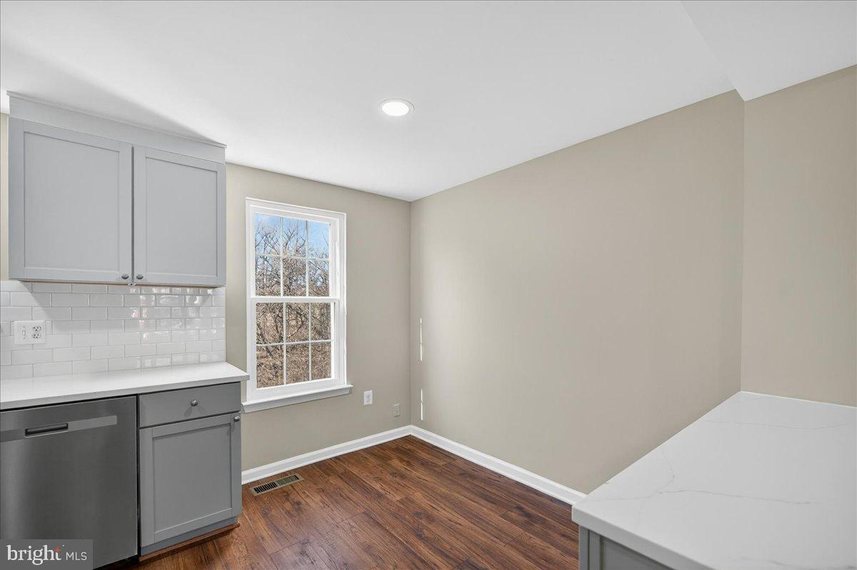 8357 GEORGIAN CT, MANASSAS, Virginia 20110, 2 Bedrooms Bedrooms, 4 Rooms Rooms,2 BathroomsBathrooms,Residential,For sale,8357 GEORGIAN CT,VAMN2009994 MLS # VAMN2009994