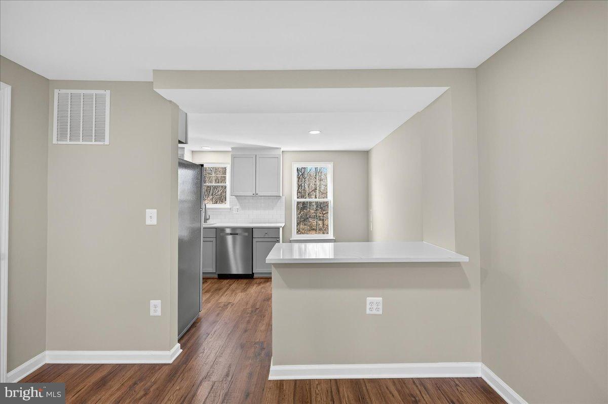 8357 GEORGIAN CT, MANASSAS, Virginia 20110, 2 Bedrooms Bedrooms, 4 Rooms Rooms,2 BathroomsBathrooms,Residential,For sale,8357 GEORGIAN CT,VAMN2009994 MLS # VAMN2009994