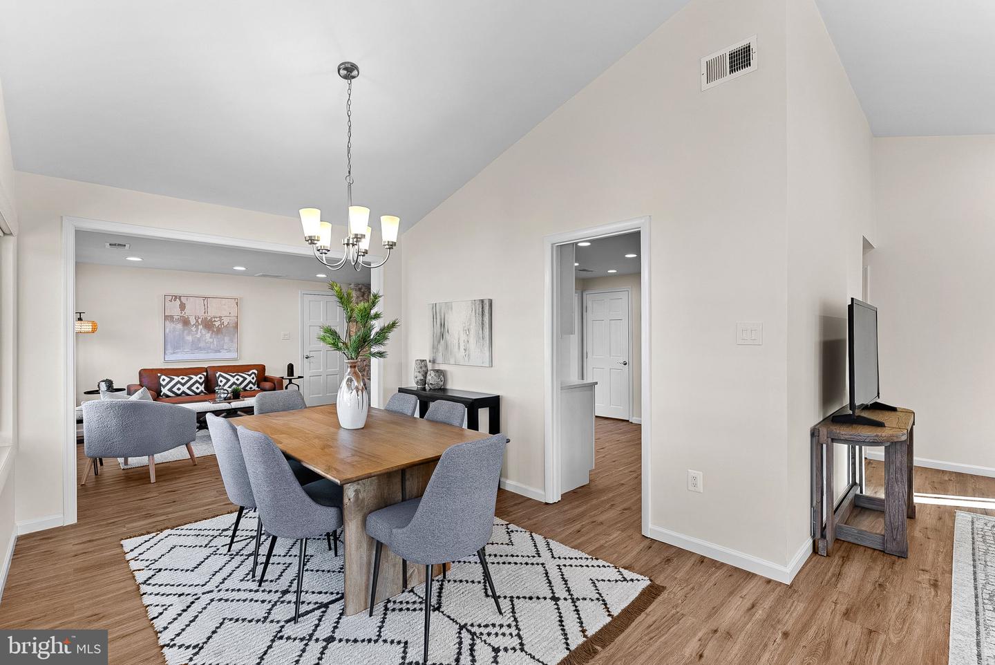 103 E MEADOWLAND LN, STERLING, Virginia 20164, 3 Bedrooms Bedrooms, ,2 BathroomsBathrooms,Residential,For sale,103 E MEADOWLAND LN,VALO2114304 MLS # VALO2114304