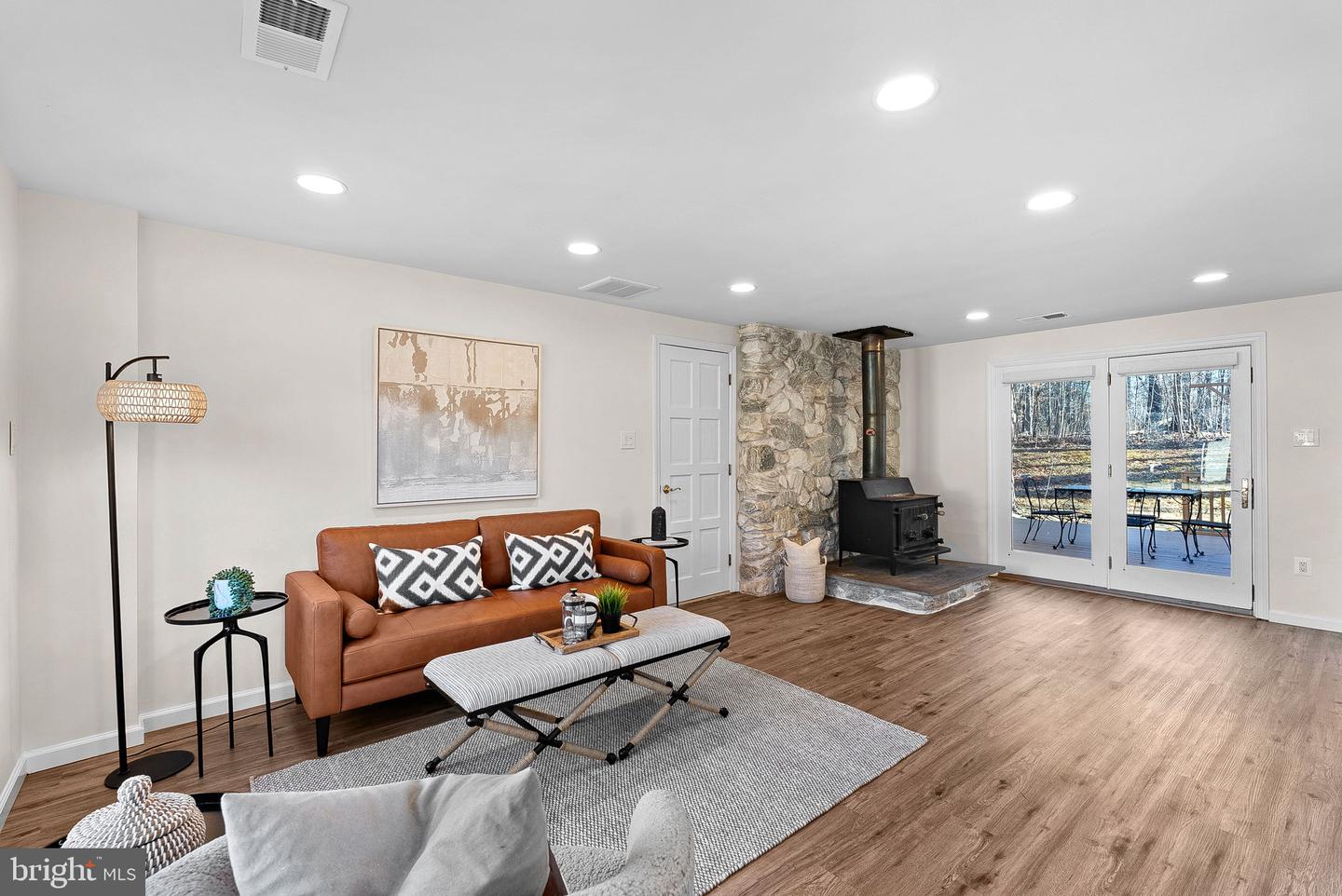 103 E MEADOWLAND LN, STERLING, Virginia 20164, 3 Bedrooms Bedrooms, ,2 BathroomsBathrooms,Residential,For sale,103 E MEADOWLAND LN,VALO2114304 MLS # VALO2114304