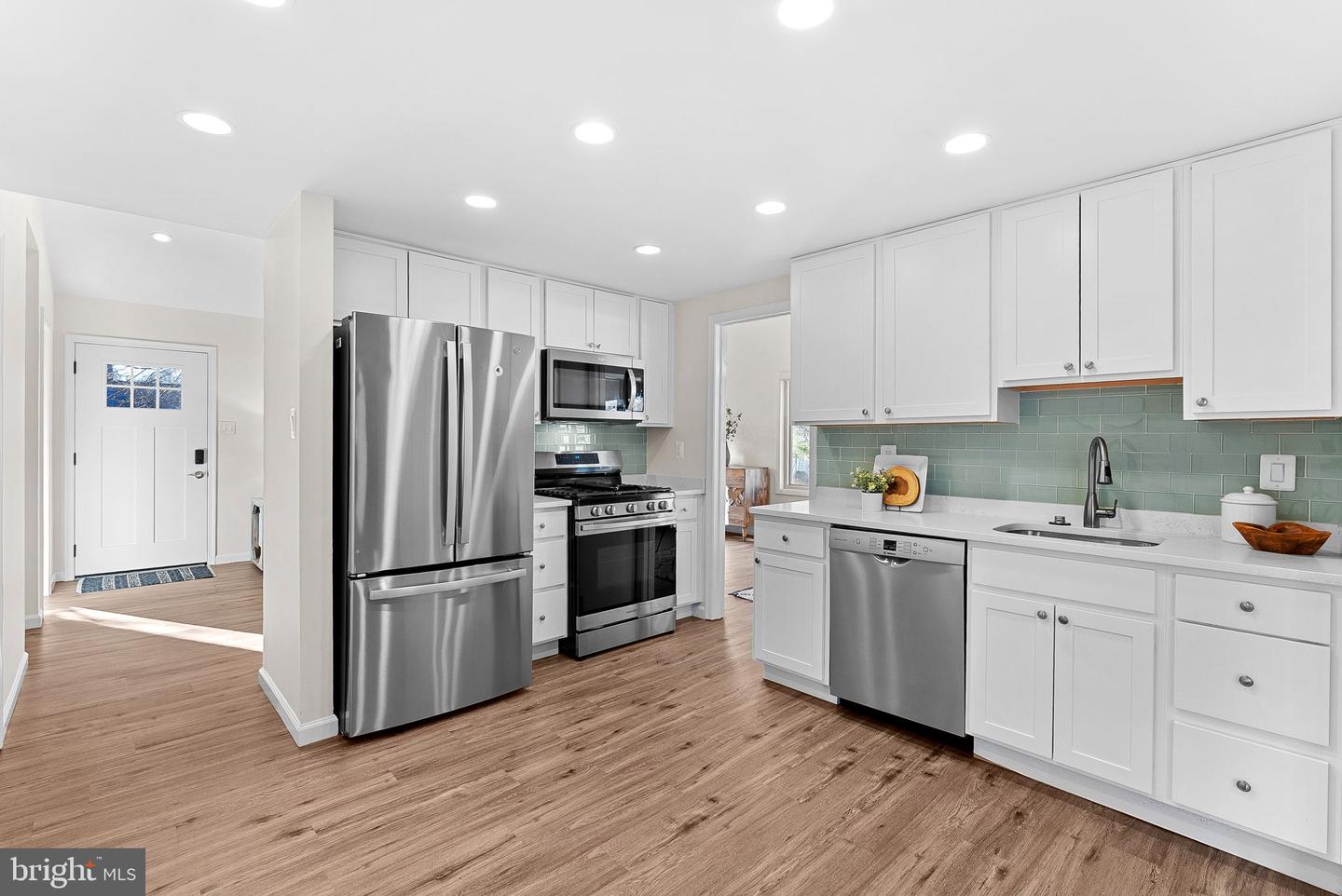 103 E MEADOWLAND LN, STERLING, Virginia 20164, 3 Bedrooms Bedrooms, ,2 BathroomsBathrooms,Residential,For sale,103 E MEADOWLAND LN,VALO2114304 MLS # VALO2114304