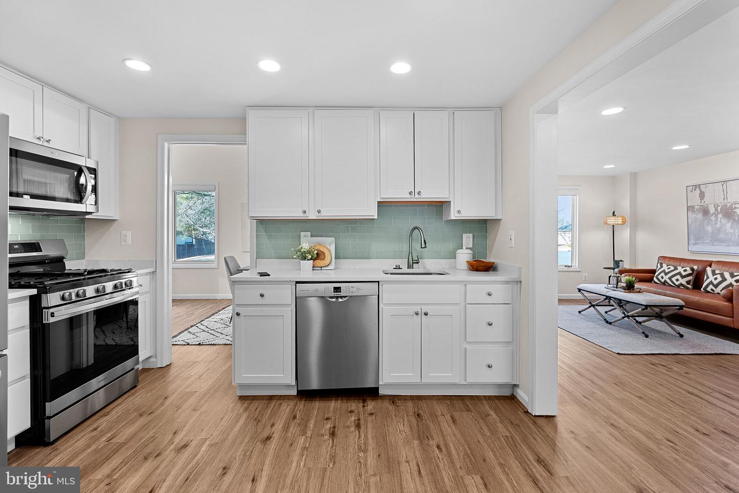 103 E MEADOWLAND LN, STERLING, Virginia 20164, 3 Bedrooms Bedrooms, ,2 BathroomsBathrooms,Residential,For sale,103 E MEADOWLAND LN,VALO2114304 MLS # VALO2114304