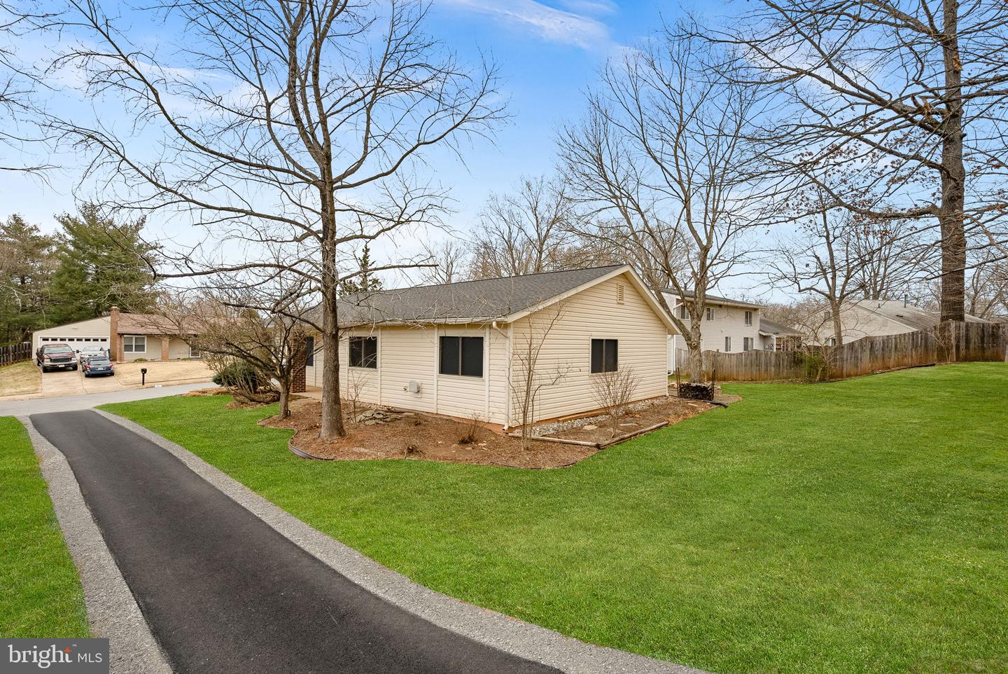 103 E MEADOWLAND LN, STERLING, Virginia 20164, 3 Bedrooms Bedrooms, ,2 BathroomsBathrooms,Residential,For sale,103 E MEADOWLAND LN,VALO2114304 MLS # VALO2114304