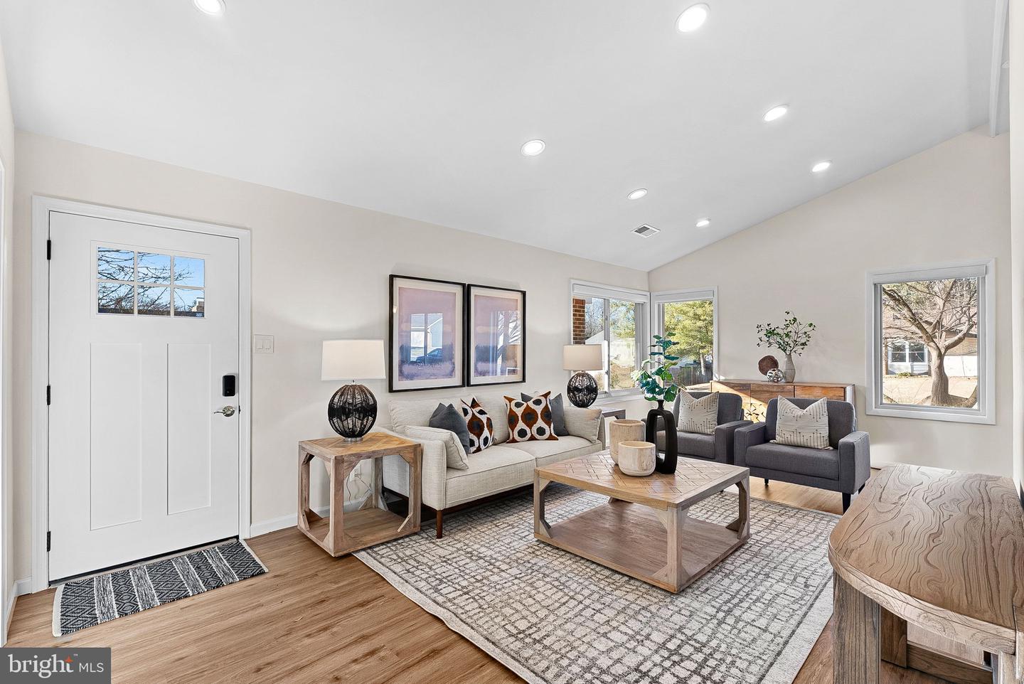 103 E MEADOWLAND LN, STERLING, Virginia 20164, 3 Bedrooms Bedrooms, ,2 BathroomsBathrooms,Residential,For sale,103 E MEADOWLAND LN,VALO2114304 MLS # VALO2114304