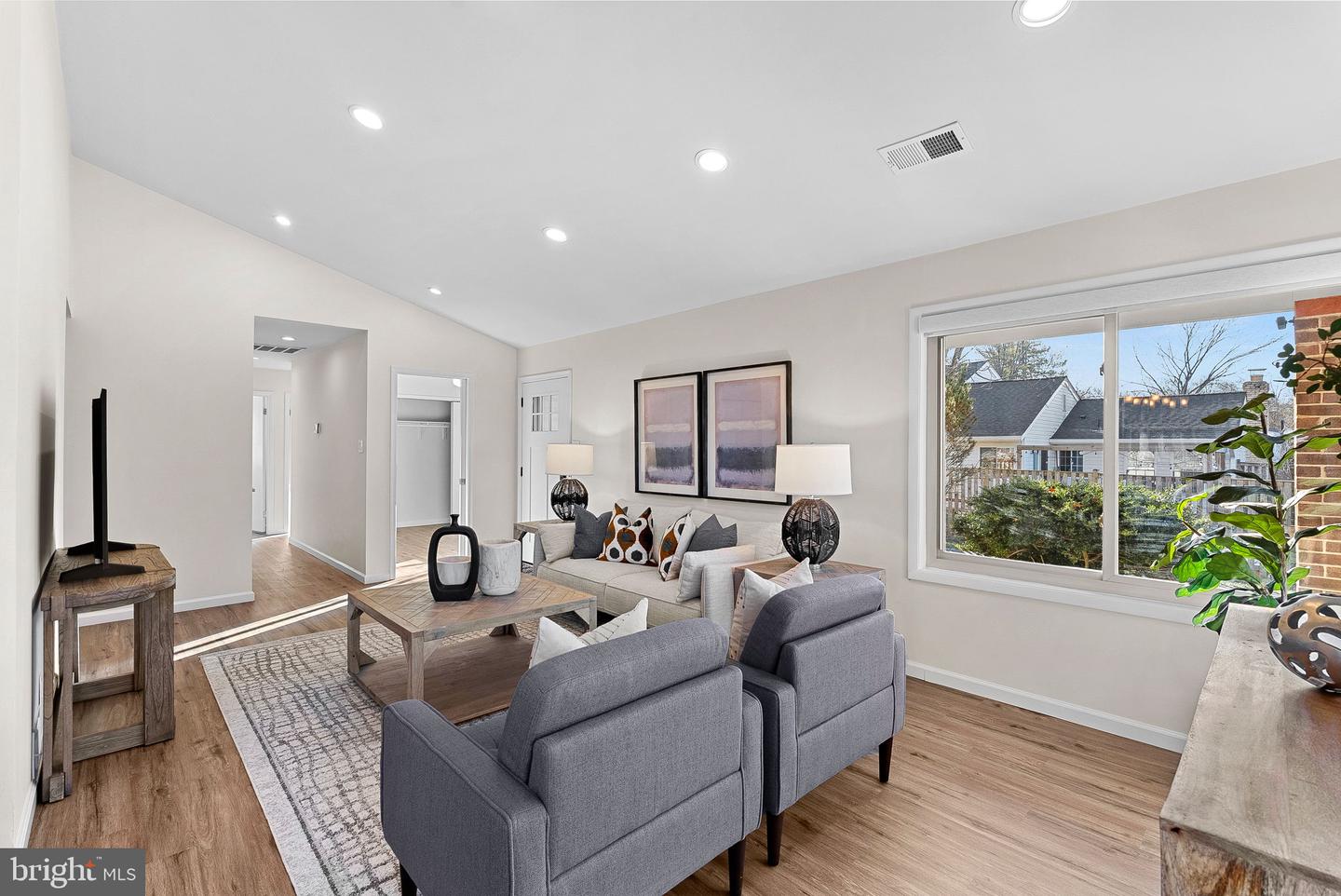 103 E MEADOWLAND LN, STERLING, Virginia 20164, 3 Bedrooms Bedrooms, ,2 BathroomsBathrooms,Residential,For sale,103 E MEADOWLAND LN,VALO2114304 MLS # VALO2114304