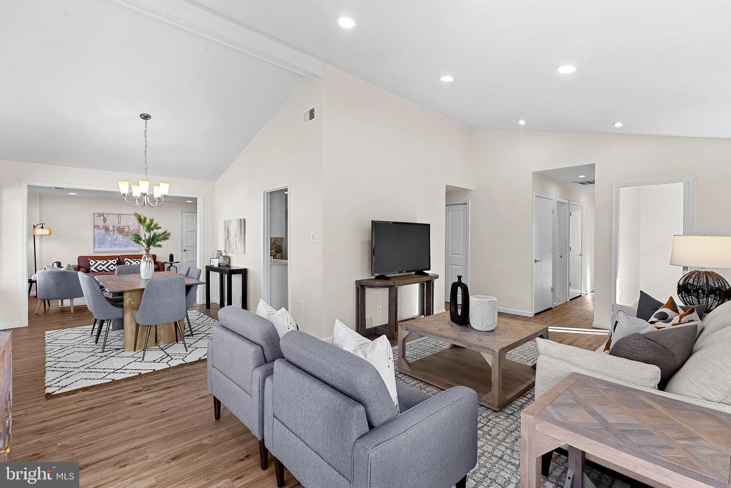 103 E MEADOWLAND LN, STERLING, Virginia 20164, 3 Bedrooms Bedrooms, ,2 BathroomsBathrooms,Residential,For sale,103 E MEADOWLAND LN,VALO2114304 MLS # VALO2114304