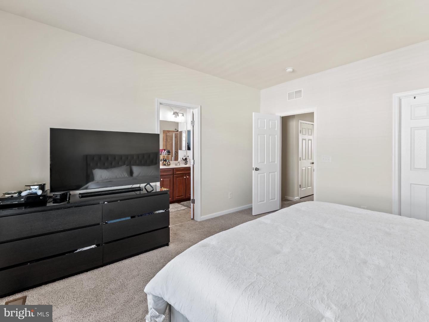 9002 PHITA LN, MANASSAS PARK, Virginia 20111, 3 Bedrooms Bedrooms, 7 Rooms Rooms,3 BathroomsBathrooms,Residential,For sale,9002 PHITA LN,VAMP2003598 MLS # VAMP2003598