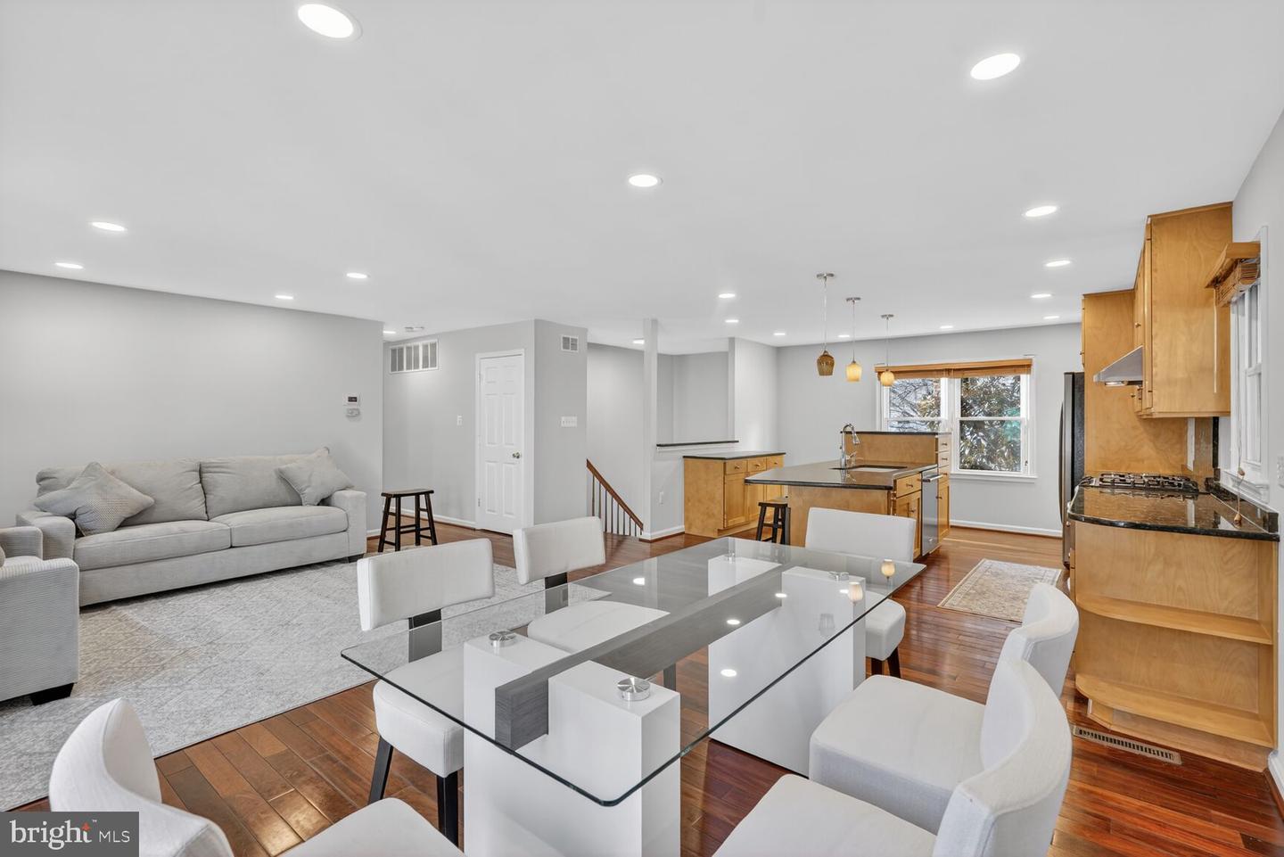 1711 PRELUDE DR, VIENNA, Virginia 22182, 5 Bedrooms Bedrooms, 11 Rooms Rooms,3 BathroomsBathrooms,Residential,For sale,1711 PRELUDE DR,VAFX2286778 MLS # VAFX2286778 1711 PRELUDE DR, VIENNA, Virginia 22182, 5 Bedrooms Bedrooms, 11 Rooms Rooms,3 BathroomsBathrooms,Residential,For sale,1711 PRELUDE DR,VAFX2286778 MLS # VAFX2286778