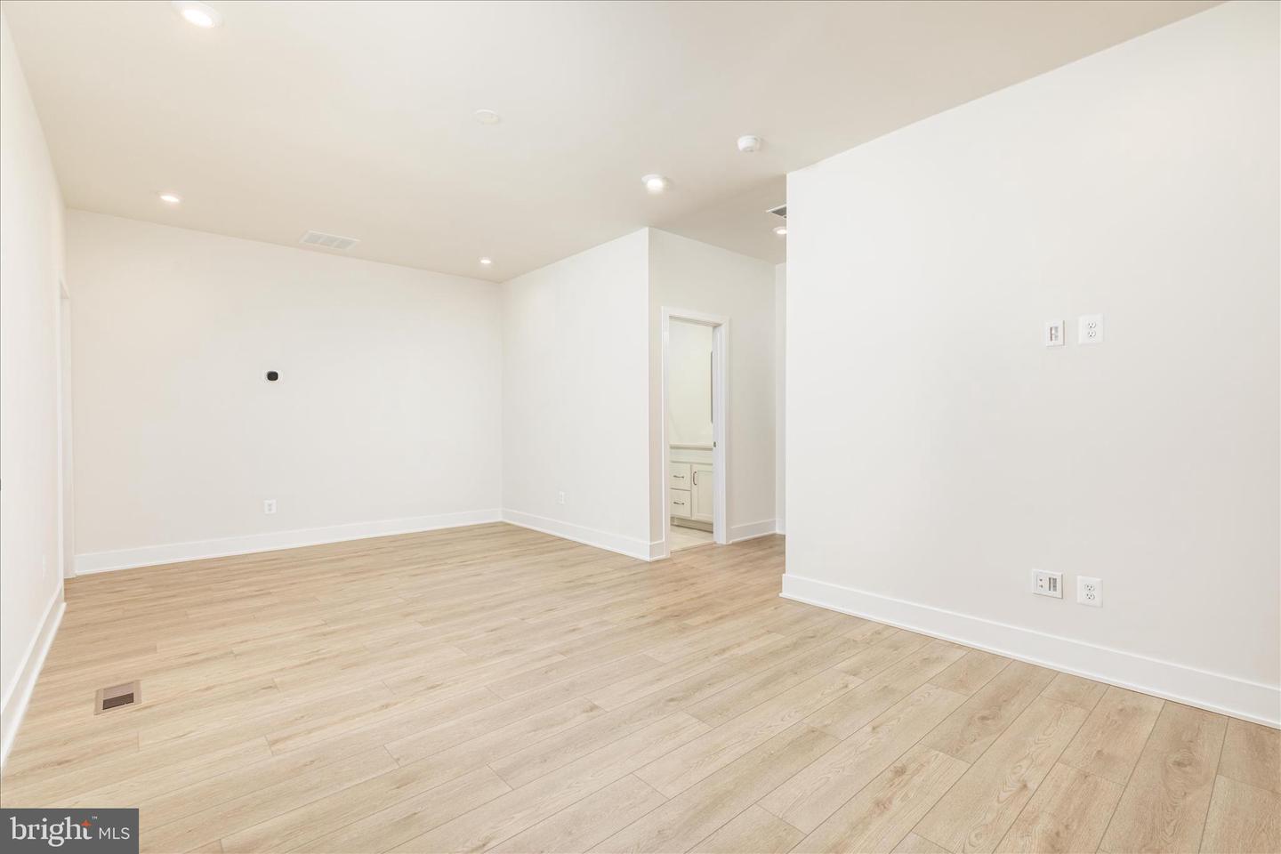 114 WEBSTER CT, WINCHESTER, Virginia 22603, 3 Bedrooms Bedrooms, ,3 BathroomsBathrooms,Residential,For sale,114 WEBSTER CT,VAFV2039122 MLS # VAFV2039122