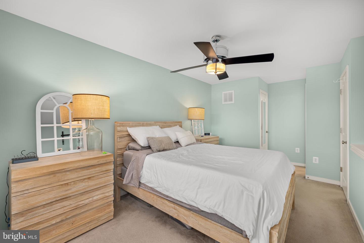 808 MONTGOMERY ST, ALEXANDRIA, Virginia 22314, 3 Bedrooms Bedrooms, ,2 BathroomsBathrooms,Residential,For sale,808 MONTGOMERY ST,VAAX2053374 MLS # VAAX2053374