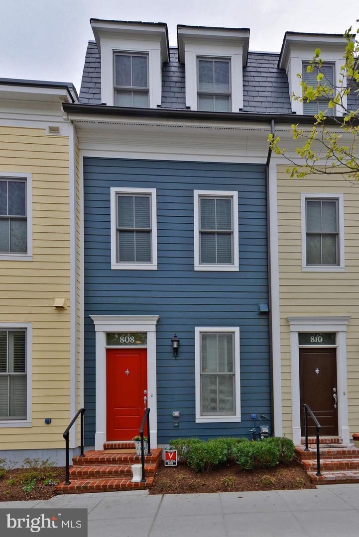 808 MONTGOMERY ST, ALEXANDRIA, Virginia 22314, 3 Bedrooms Bedrooms, ,2 BathroomsBathrooms,Residential,For sale,808 MONTGOMERY ST,VAAX2053374 MLS # VAAX2053374