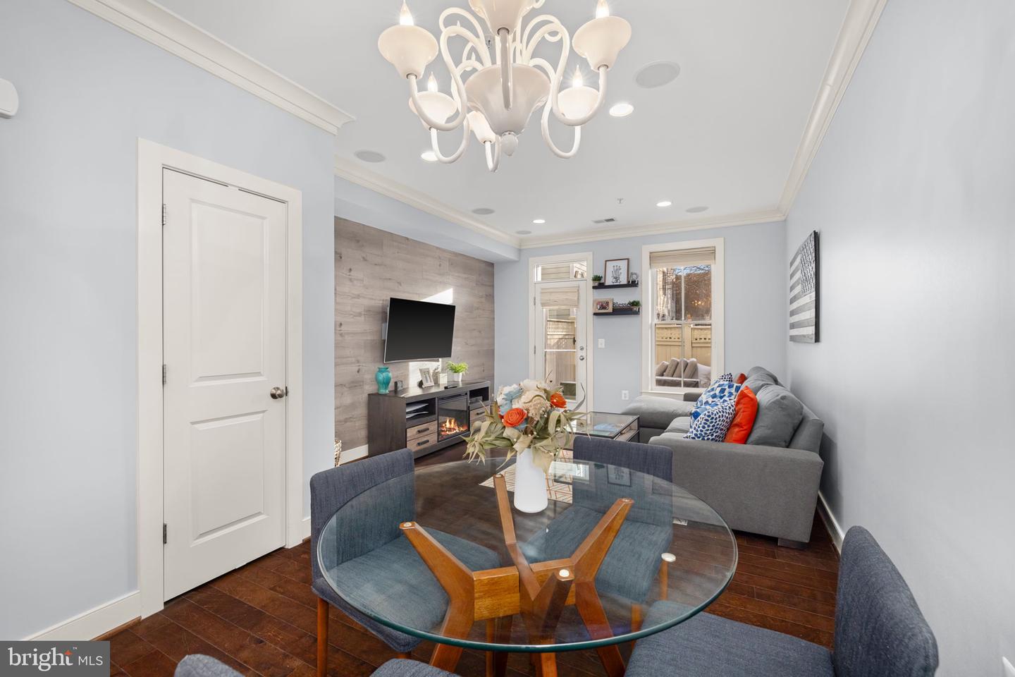 808 MONTGOMERY ST, ALEXANDRIA, Virginia 22314, 3 Bedrooms Bedrooms, ,2 BathroomsBathrooms,Residential,For sale,808 MONTGOMERY ST,VAAX2053374 MLS # VAAX2053374