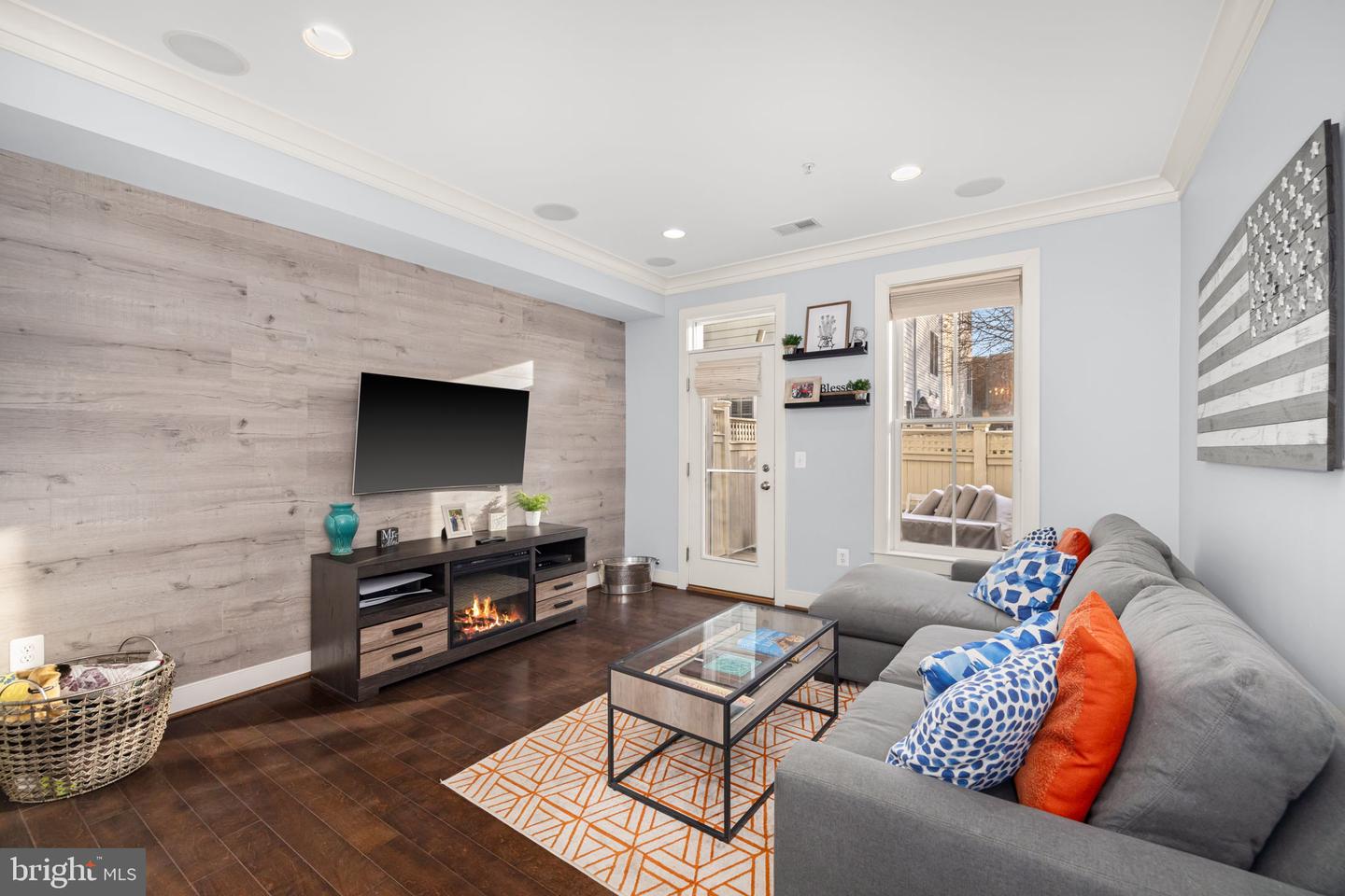 808 MONTGOMERY ST, ALEXANDRIA, Virginia 22314, 3 Bedrooms Bedrooms, ,2 BathroomsBathrooms,Residential,For sale,808 MONTGOMERY ST,VAAX2053374 MLS # VAAX2053374