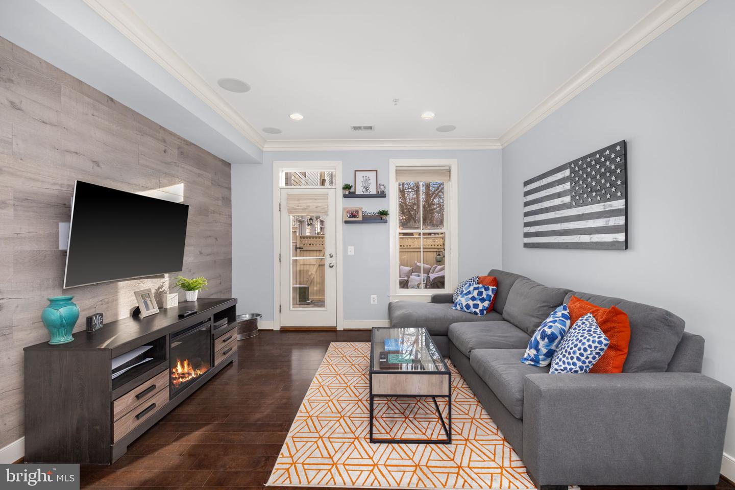 808 MONTGOMERY ST, ALEXANDRIA, Virginia 22314, 3 Bedrooms Bedrooms, ,2 BathroomsBathrooms,Residential,For sale,808 MONTGOMERY ST,VAAX2053374 MLS # VAAX2053374