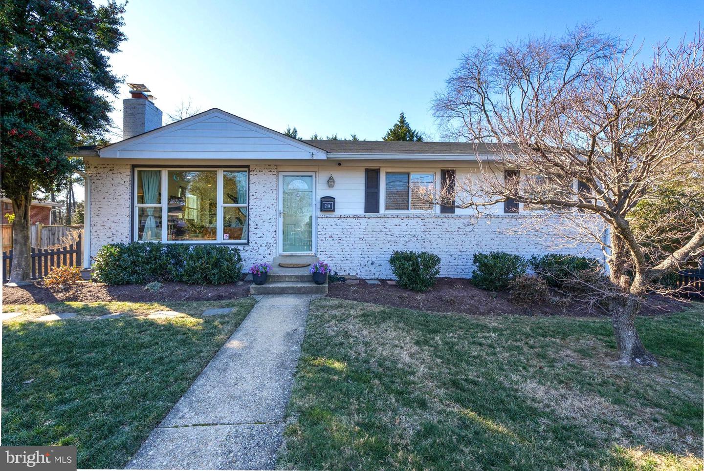 2114 N EARLEY ST, ALEXANDRIA, Virginia 22302, 4 Bedrooms Bedrooms, ,3 BathroomsBathrooms,Residential,For sale,2114 N EARLEY ST,VAAX2053392 MLS # VAAX2053392