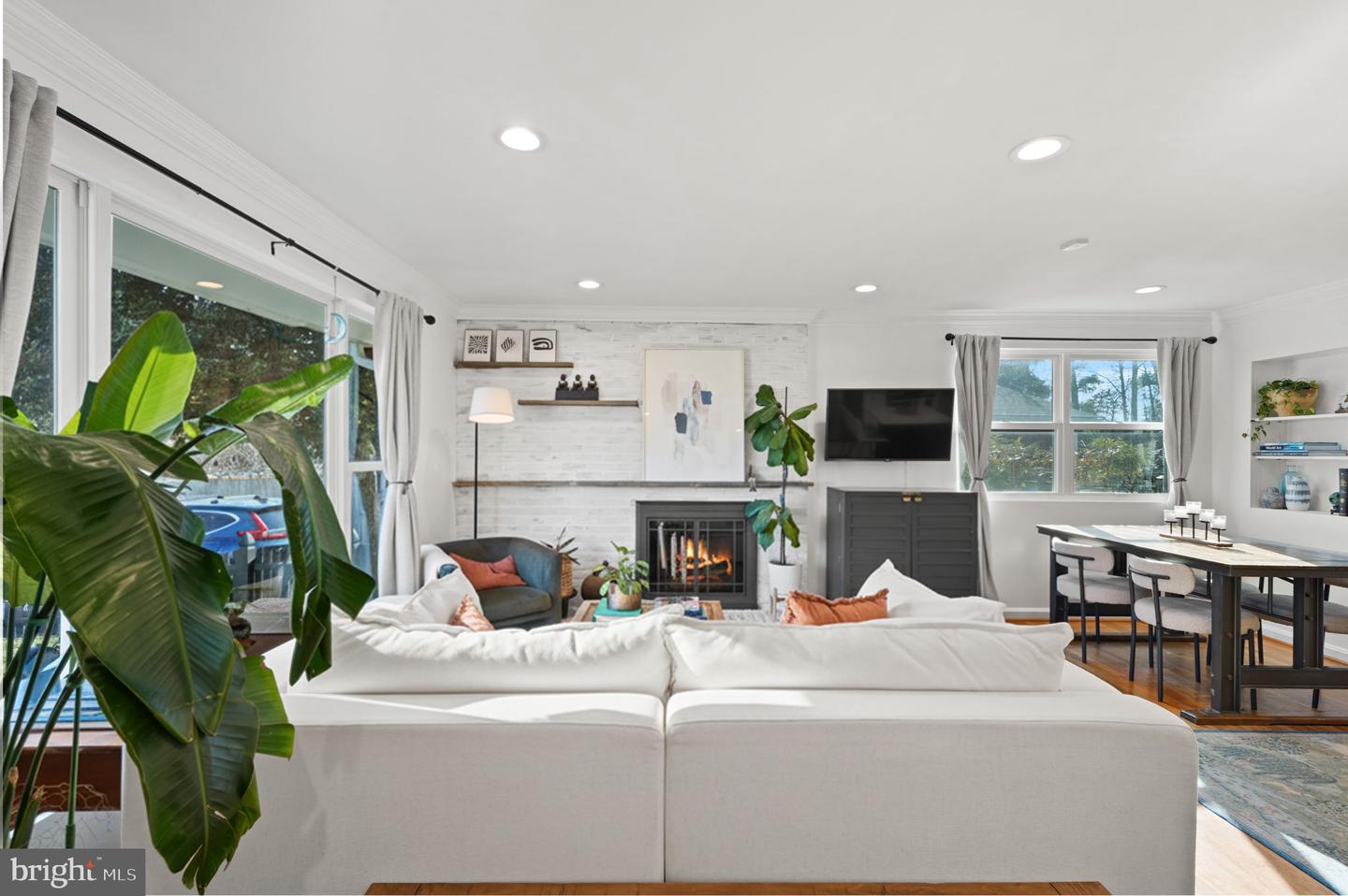 2114 N EARLEY ST, ALEXANDRIA, Virginia 22302, 4 Bedrooms Bedrooms, ,3 BathroomsBathrooms,Residential,For sale,2114 N EARLEY ST,VAAX2053392 MLS # VAAX2053392