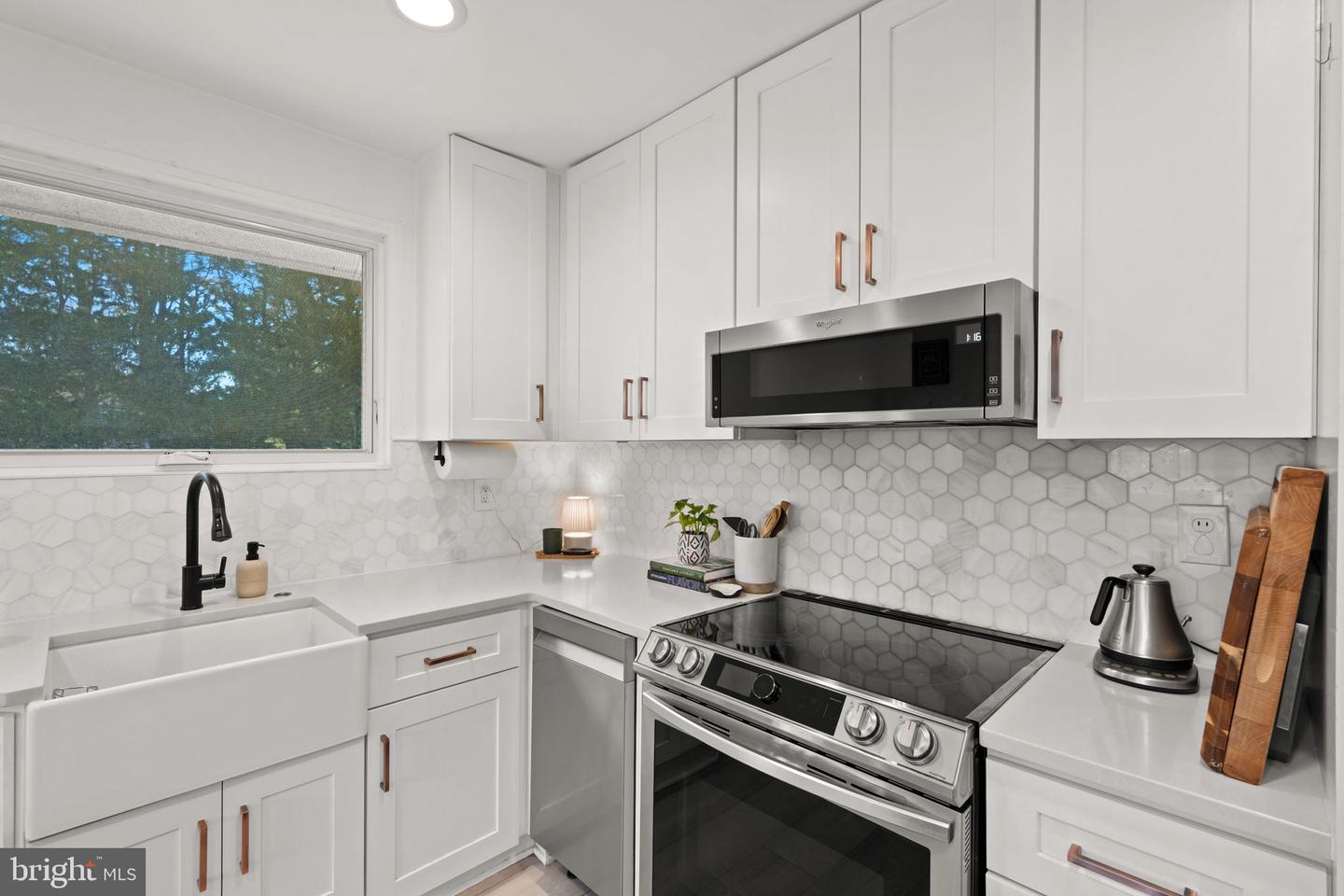 2114 N EARLEY ST, ALEXANDRIA, Virginia 22302, 4 Bedrooms Bedrooms, ,3 BathroomsBathrooms,Residential,For sale,2114 N EARLEY ST,VAAX2053392 MLS # VAAX2053392