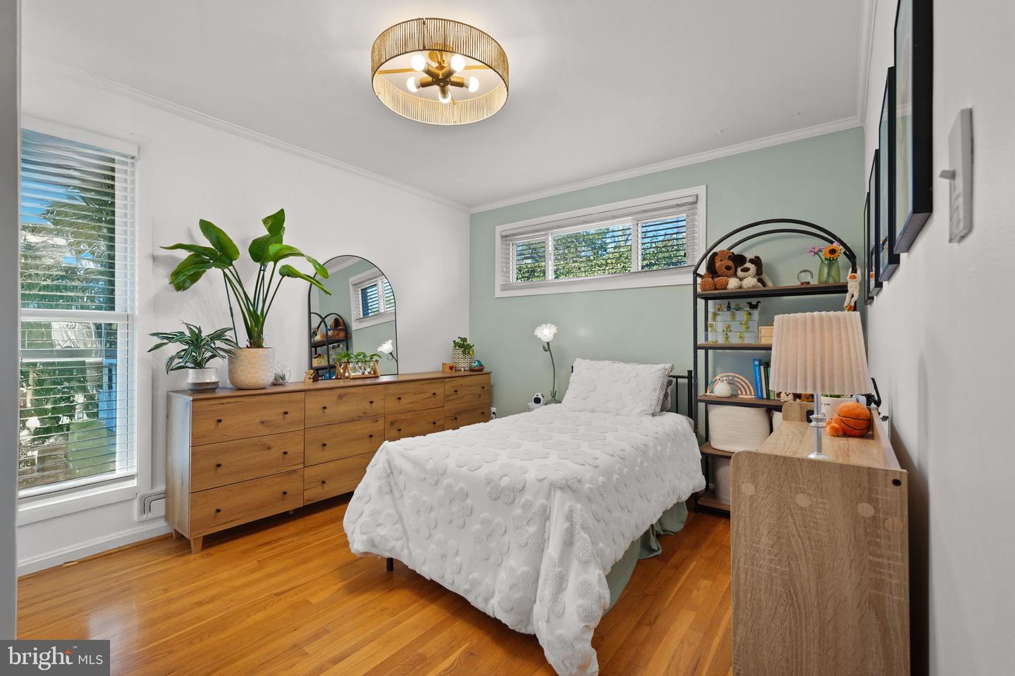 2114 N EARLEY ST, ALEXANDRIA, Virginia 22302, 4 Bedrooms Bedrooms, ,3 BathroomsBathrooms,Residential,For sale,2114 N EARLEY ST,VAAX2053392 MLS # VAAX2053392