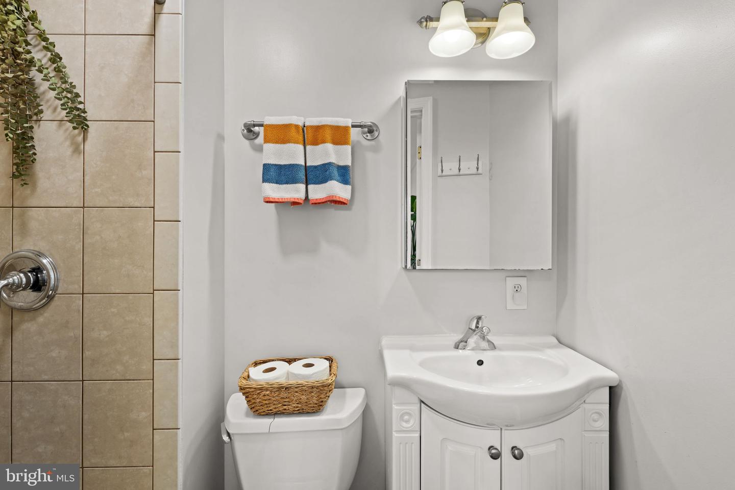 2114 N EARLEY ST, ALEXANDRIA, Virginia 22302, 4 Bedrooms Bedrooms, ,3 BathroomsBathrooms,Residential,For sale,2114 N EARLEY ST,VAAX2053392 MLS # VAAX2053392