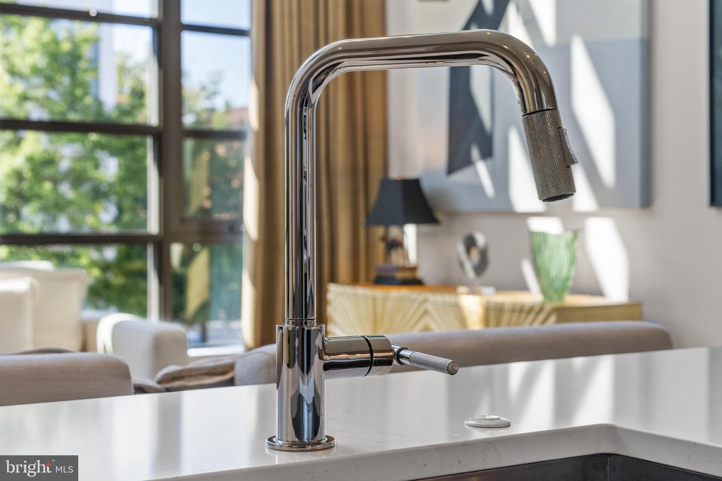 1201 N ROYAL ST #215, ALEXANDRIA, Virginia 22314, 2 Bedrooms Bedrooms, ,1 BathroomBathrooms,Residential,For sale,1201 N ROYAL ST #215,VAAX2053394 MLS # VAAX2053394