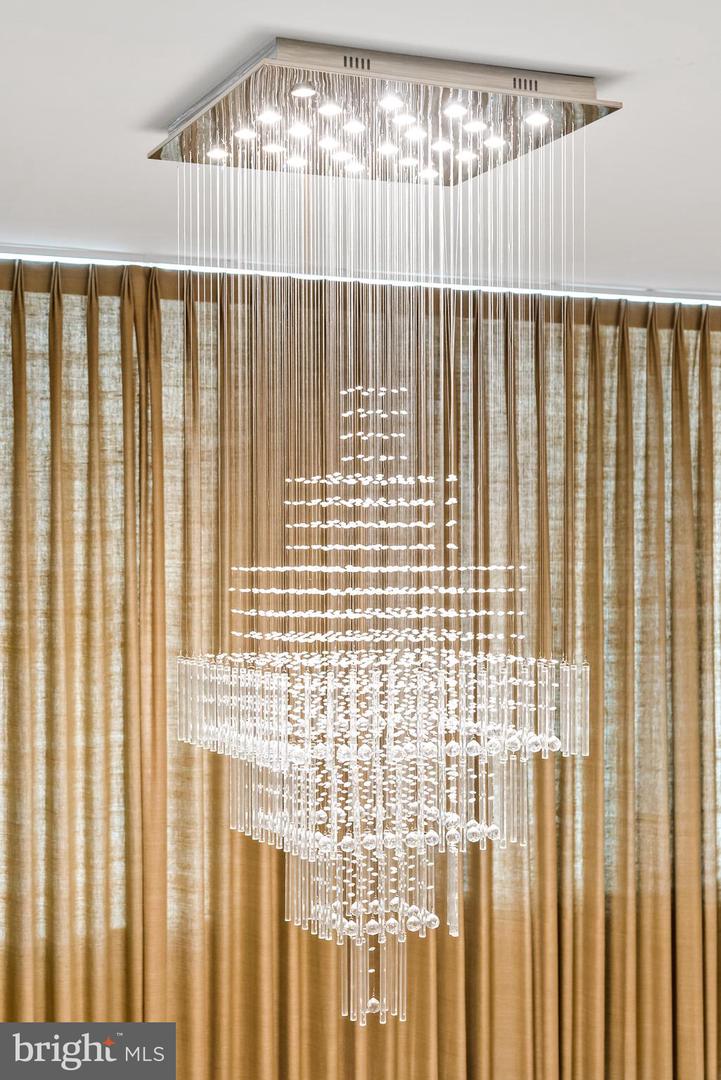 1201 N ROYAL ST #215, ALEXANDRIA, Virginia 22314, 2 Bedrooms Bedrooms, ,1 BathroomBathrooms,Residential,For sale,1201 N ROYAL ST #215,VAAX2053394 MLS # VAAX2053394