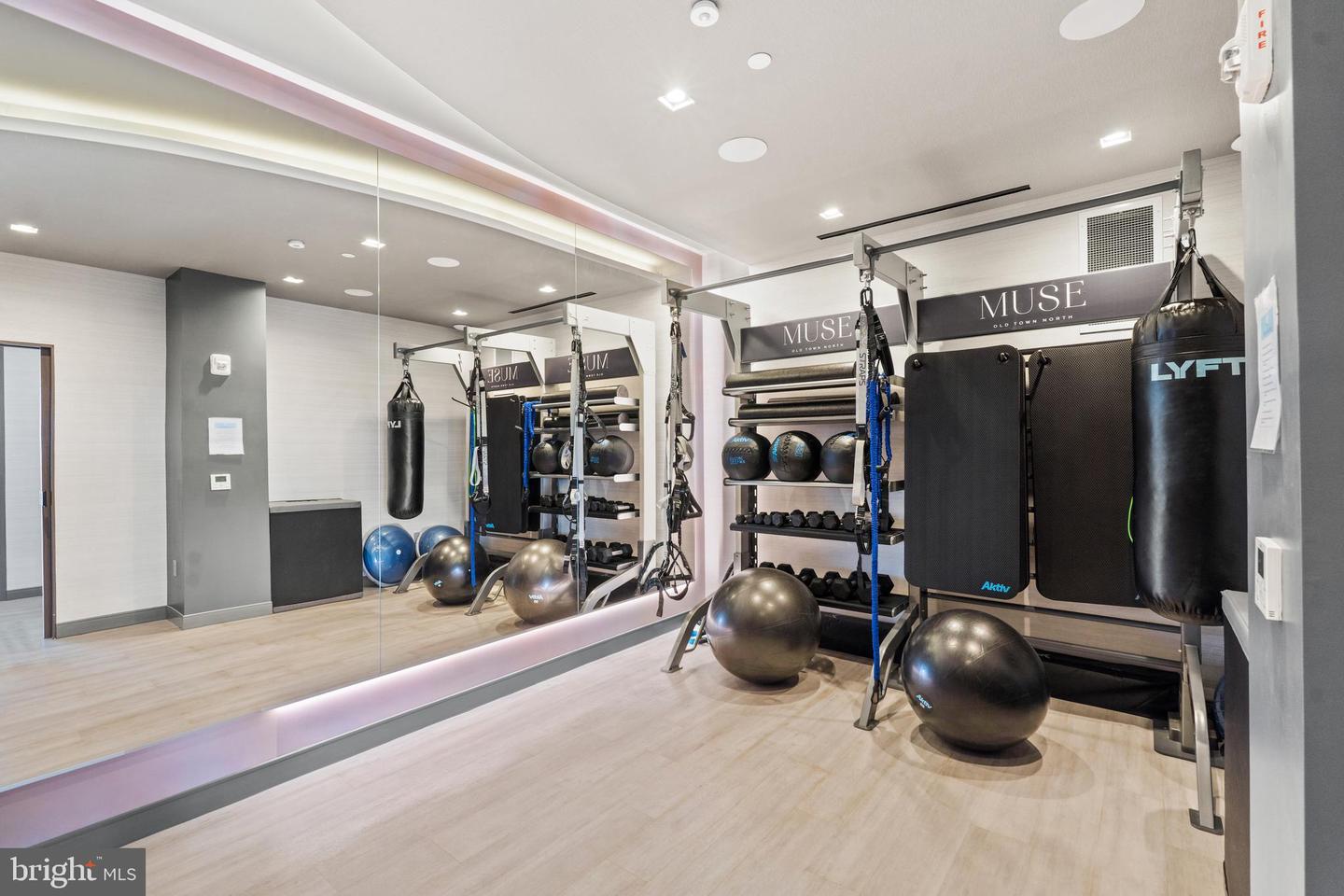 1201 N ROYAL ST #215, ALEXANDRIA, Virginia 22314, 2 Bedrooms Bedrooms, ,1 BathroomBathrooms,Residential,For sale,1201 N ROYAL ST #215,VAAX2053394 MLS # VAAX2053394