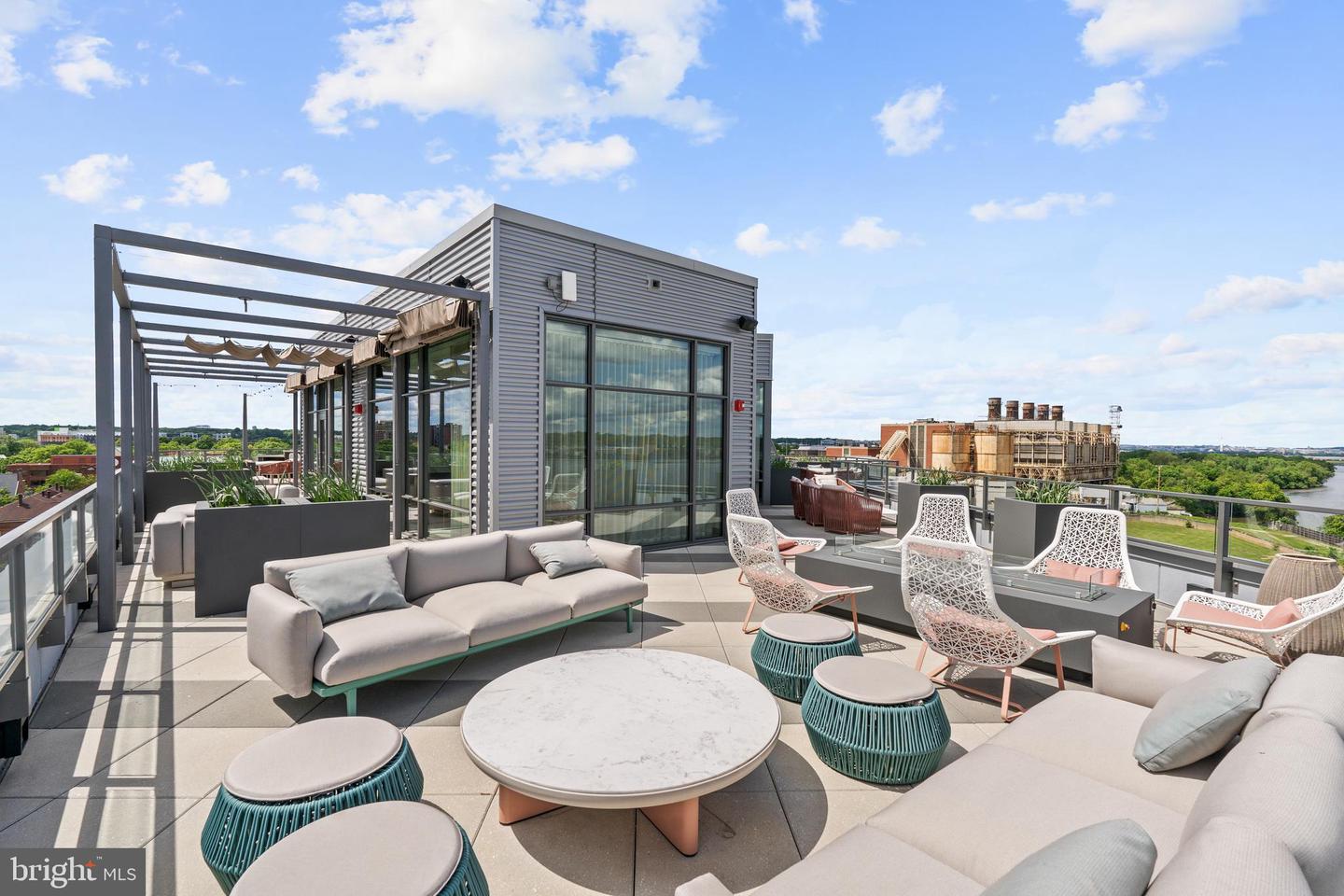 1201 N ROYAL ST #215, ALEXANDRIA, Virginia 22314, 2 Bedrooms Bedrooms, ,1 BathroomBathrooms,Residential,For sale,1201 N ROYAL ST #215,VAAX2053394 MLS # VAAX2053394