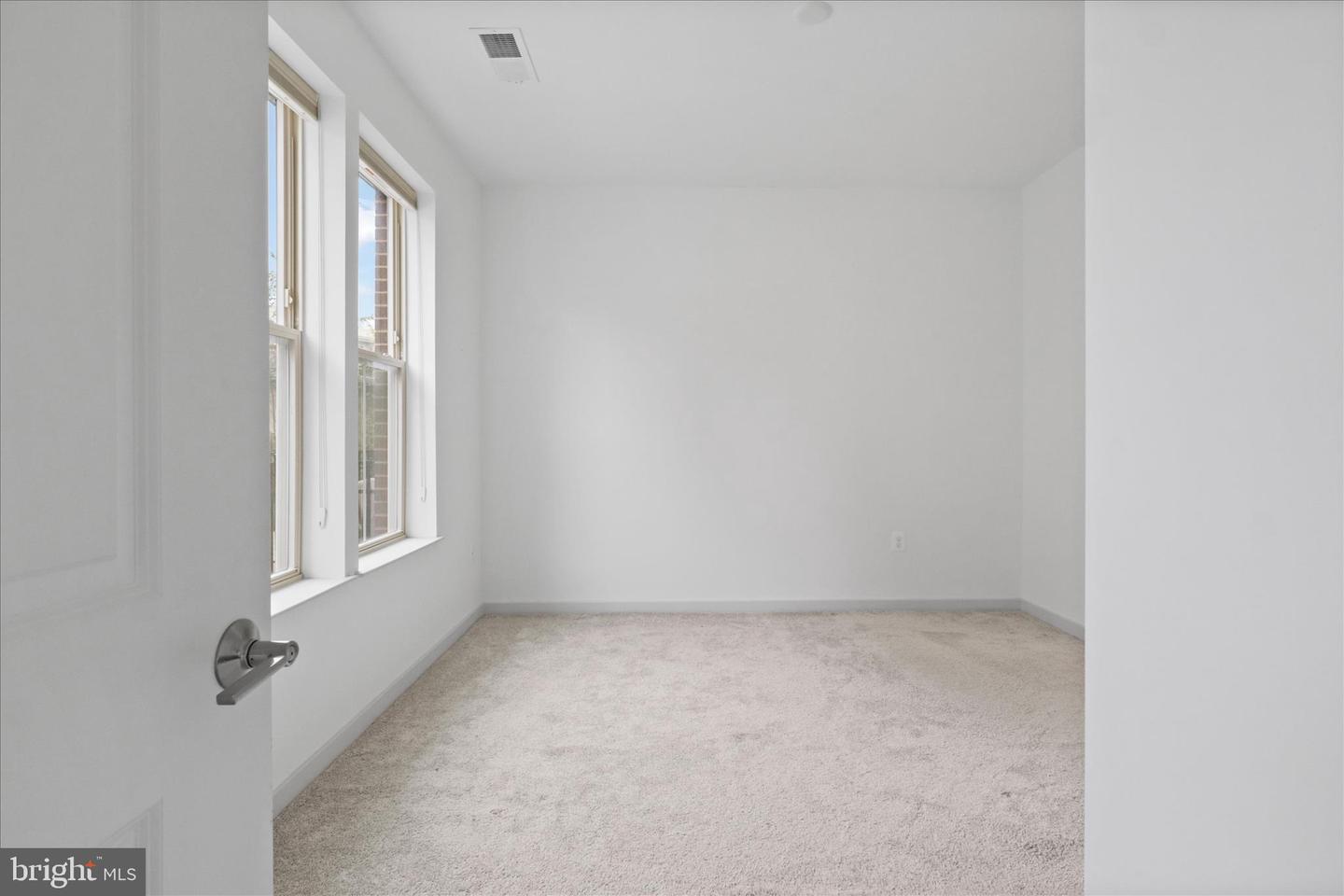 10755 FAIRGROUNDS DR #101, FAIRFAX, Virginia 22030, 2 Bedrooms Bedrooms, ,2 BathroomsBathrooms,Residential,For sale,10755 FAIRGROUNDS DR #101,VAFC2007688 MLS # VAFC2007688