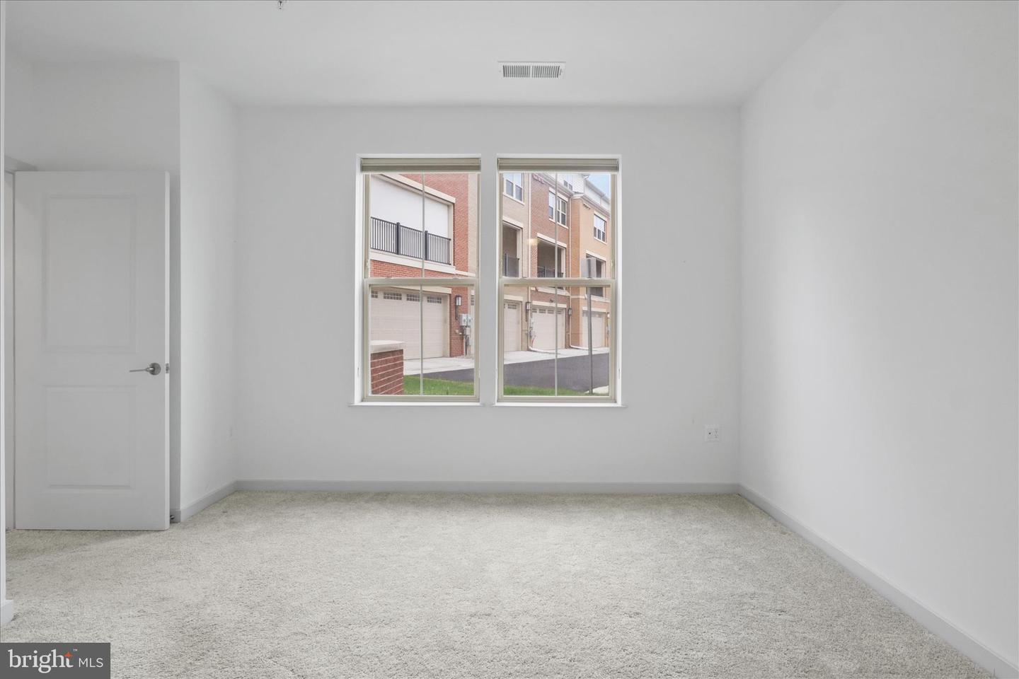 10755 FAIRGROUNDS DR #101, FAIRFAX, Virginia 22030, 2 Bedrooms Bedrooms, ,2 BathroomsBathrooms,Residential,For sale,10755 FAIRGROUNDS DR #101,VAFC2007688 MLS # VAFC2007688