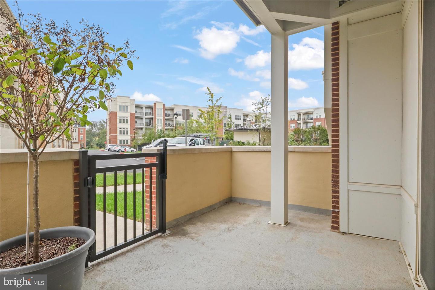 10755 FAIRGROUNDS DR #101, FAIRFAX, Virginia 22030, 2 Bedrooms Bedrooms, ,2 BathroomsBathrooms,Residential,For sale,10755 FAIRGROUNDS DR #101,VAFC2007688 MLS # VAFC2007688