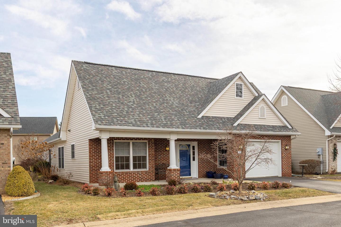 209 CRANBERRY CT, WINCHESTER, Virginia 22602, 2 Bedrooms Bedrooms, ,2 BathroomsBathrooms,Residential,For sale,209 CRANBERRY CT,VAFV2039148 MLS # VAFV2039148 209 CRANBERRY CT, WINCHESTER, Virginia 22602, 2 Bedrooms Bedrooms, ,2 BathroomsBathrooms,Residential,For sale,209 CRANBERRY CT,VAFV2039148 MLS # VAFV2039148