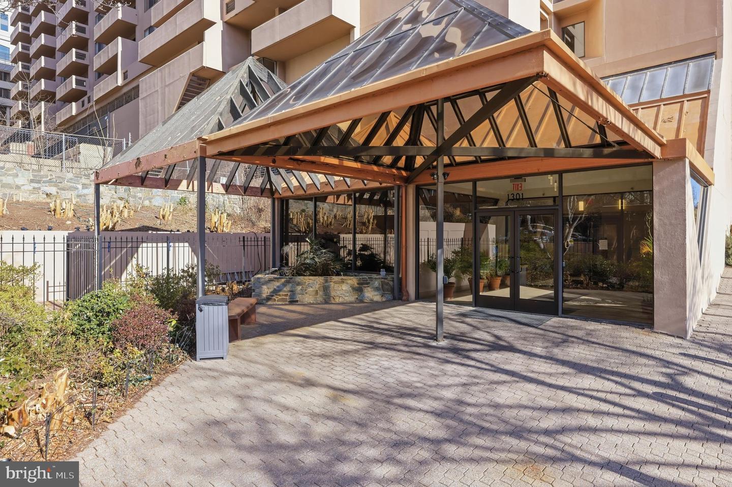 1301 N COURTHOUSE RD N #1804, ARLINGTON, Virginia 22201, 1 Bedroom Bedrooms, ,1 BathroomBathrooms,Residential,For sale,1301 N COURTHOUSE RD N #1804,VAAR2067974 MLS # VAAR2067974