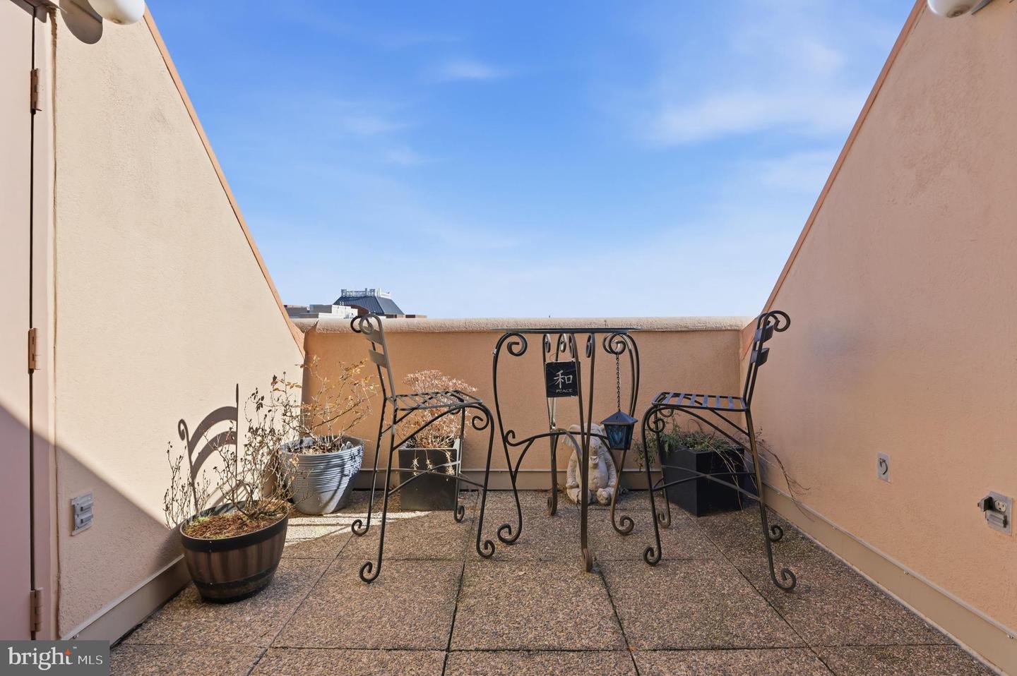 1301 N COURTHOUSE RD N #1804, ARLINGTON, Virginia 22201, 1 Bedroom Bedrooms, ,1 BathroomBathrooms,Residential,For sale,1301 N COURTHOUSE RD N #1804,VAAR2067974 MLS # VAAR2067974