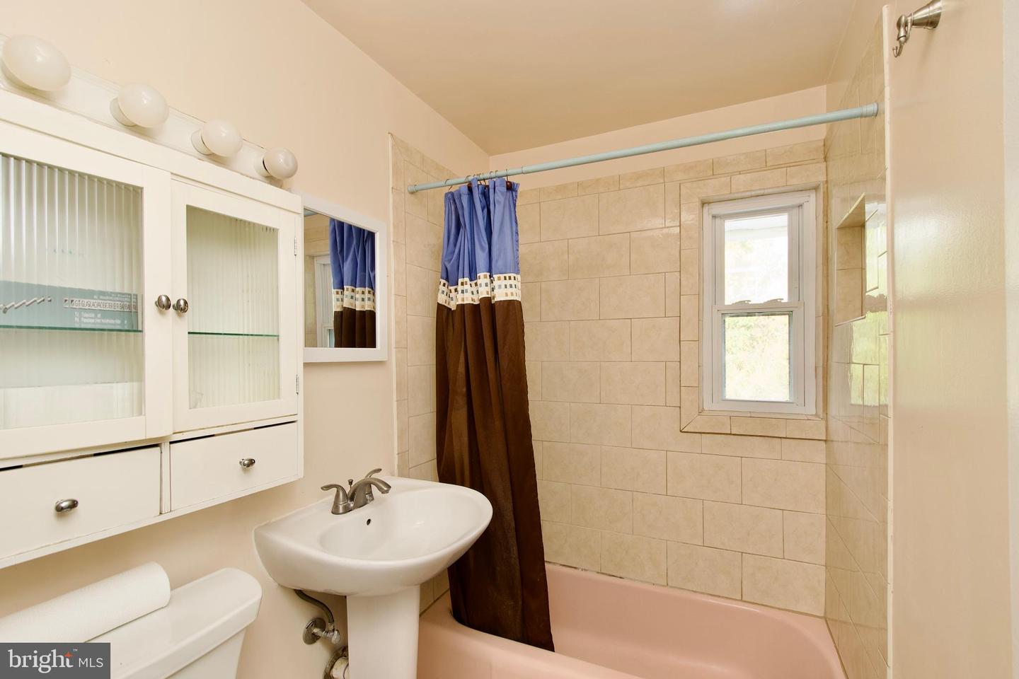 7538 AXTON ST, SPRINGFIELD, Virginia 22151, 4 Bedrooms Bedrooms, ,2 BathroomsBathrooms,Residential,For sale,7538 AXTON ST,VAFX2286936 MLS # VAFX2286936