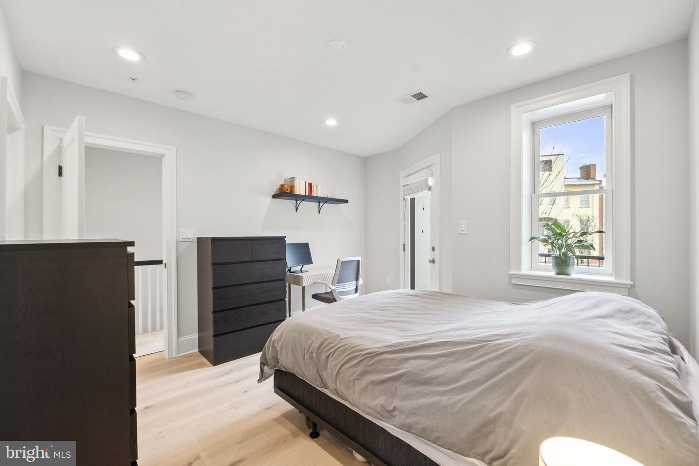 2150 FLORIDA AVE NW #PH4, WASHINGTON, District Of Columbia 20008, 2 Bedrooms Bedrooms, ,2 BathroomsBathrooms,Residential,For sale,2150 FLORIDA AVE NW #PH4,DCDC2242608 MLS # DCDC2242608