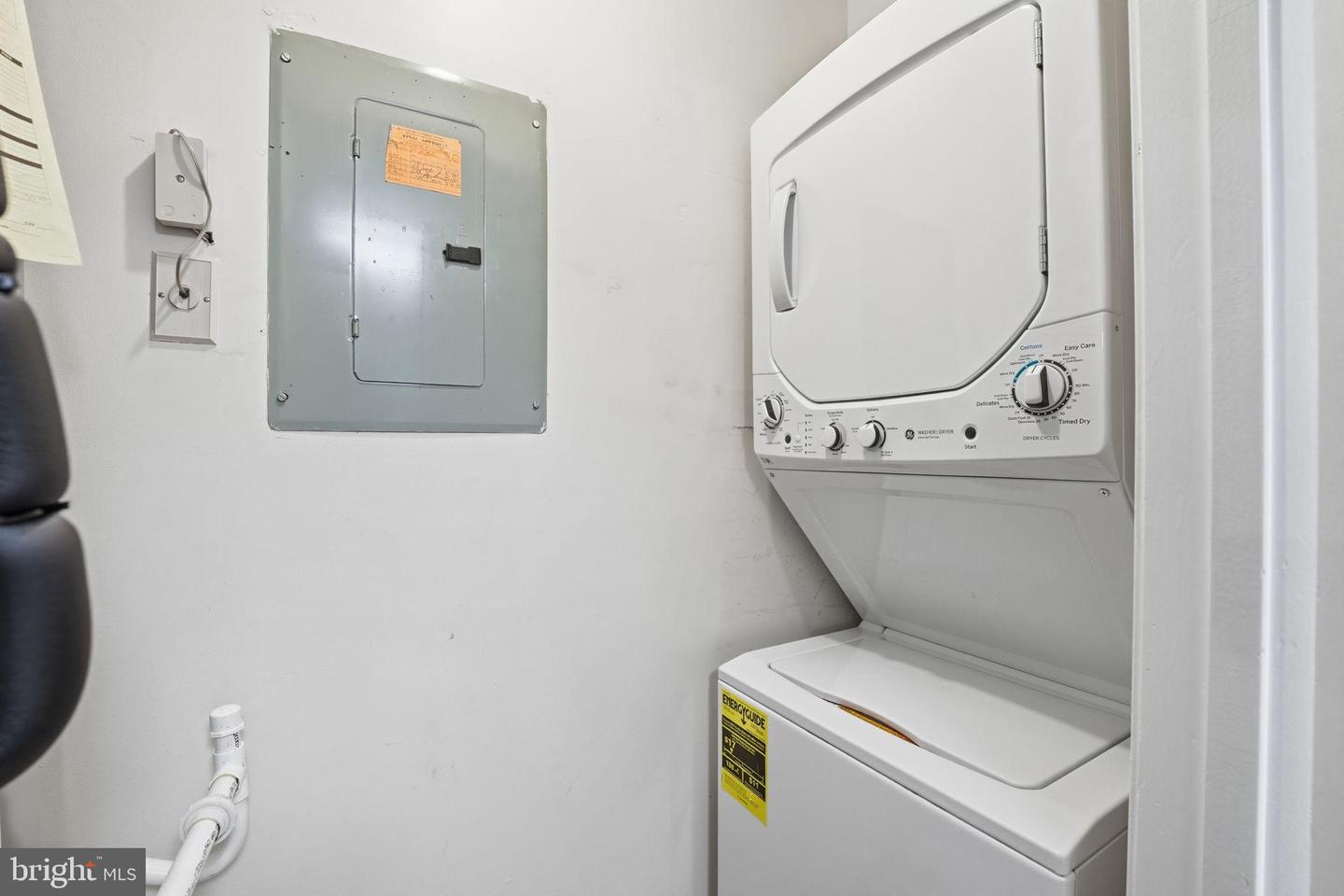 6086 ESSEX HOUSE SQ #B, ALEXANDRIA, Virginia 22310, 2 Bedrooms Bedrooms, ,1 BathroomBathrooms,Residential,For sale,6086 ESSEX HOUSE SQ #B,VAFX2286942 MLS # VAFX2286942