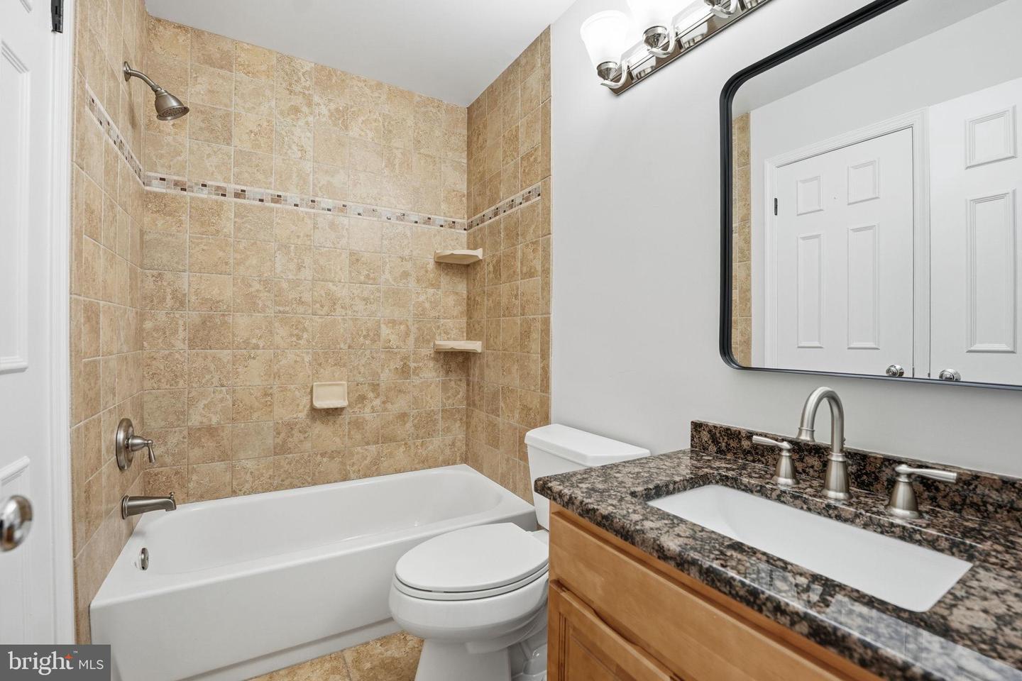 6086 ESSEX HOUSE SQ #B, ALEXANDRIA, Virginia 22310, 2 Bedrooms Bedrooms, ,1 BathroomBathrooms,Residential,For sale,6086 ESSEX HOUSE SQ #B,VAFX2286942 MLS # VAFX2286942