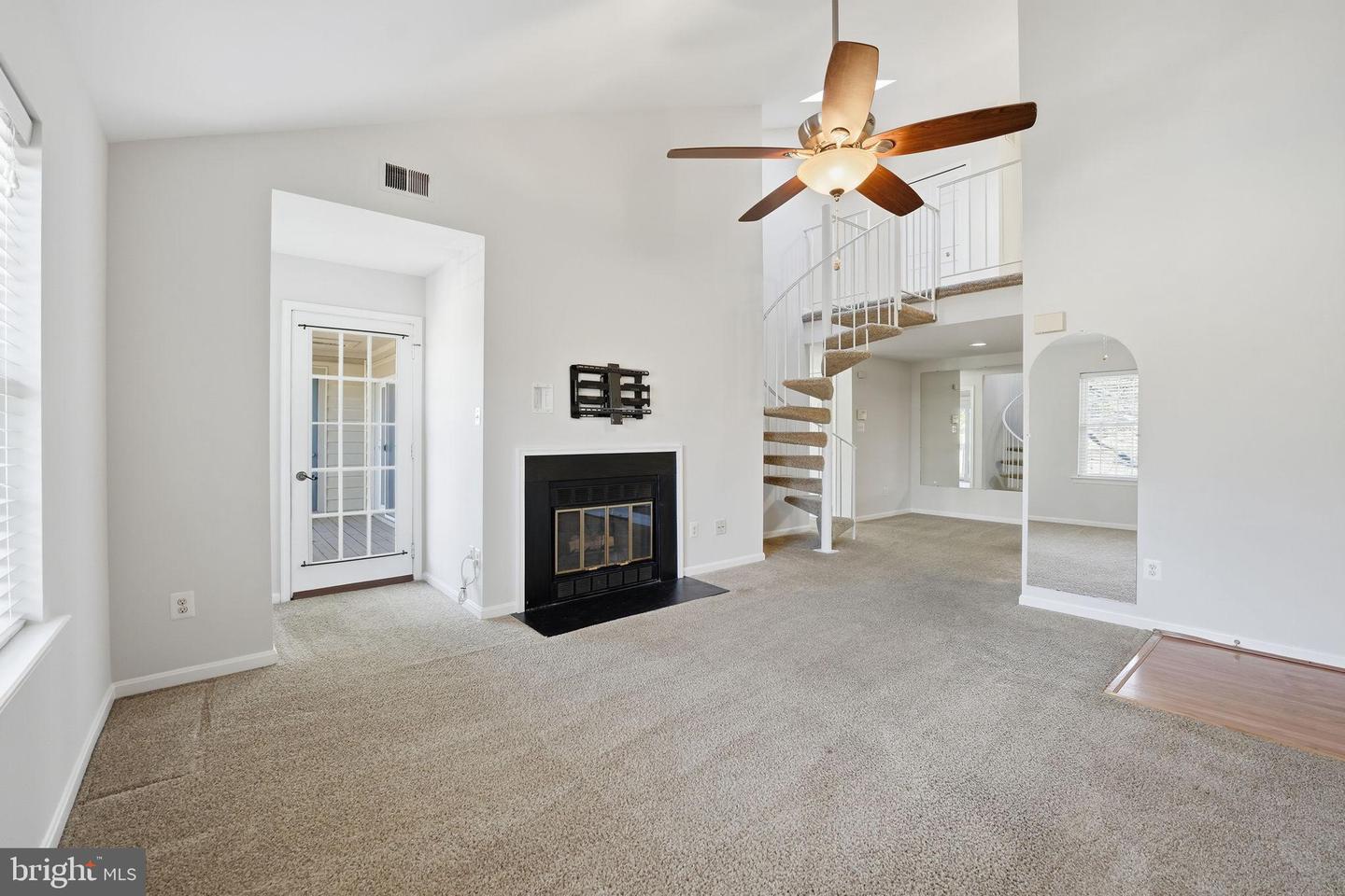 6086 ESSEX HOUSE SQ #B, ALEXANDRIA, Virginia 22310, 2 Bedrooms Bedrooms, ,1 BathroomBathrooms,Residential,For sale,6086 ESSEX HOUSE SQ #B,VAFX2286942 MLS # VAFX2286942