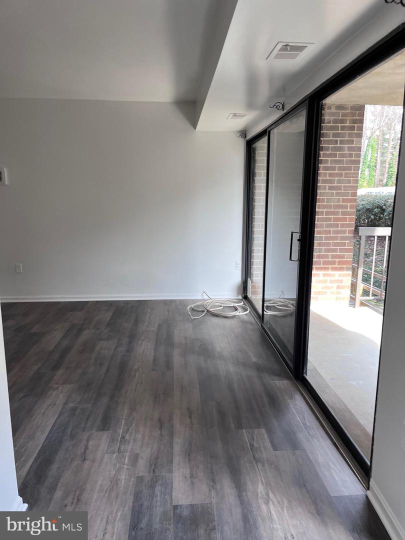 9710 KINGSBRIDGE DR #104, FAIRFAX, Virginia 22031, 1 Bedroom Bedrooms, 4 Rooms Rooms,1 BathroomBathrooms,Residential,For sale,9710 KINGSBRIDGE DR #104,VAFX2286978 MLS # VAFX2286978 9710 KINGSBRIDGE DR #104, FAIRFAX, Virginia 22031, 1 Bedroom Bedrooms, 4 Rooms Rooms,1 BathroomBathrooms,Residential,For sale,9710 KINGSBRIDGE DR #104,VAFX2286978 MLS # VAFX2286978