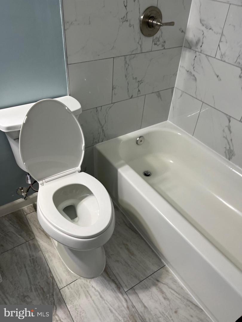 9710 KINGSBRIDGE DR #104, FAIRFAX, Virginia 22031, 1 Bedroom Bedrooms, 4 Rooms Rooms,1 BathroomBathrooms,Residential,For sale,9710 KINGSBRIDGE DR #104,VAFX2286978 MLS # VAFX2286978 9710 KINGSBRIDGE DR #104, FAIRFAX, Virginia 22031, 1 Bedroom Bedrooms, 4 Rooms Rooms,1 BathroomBathrooms,Residential,For sale,9710 KINGSBRIDGE DR #104,VAFX2286978 MLS # VAFX2286978